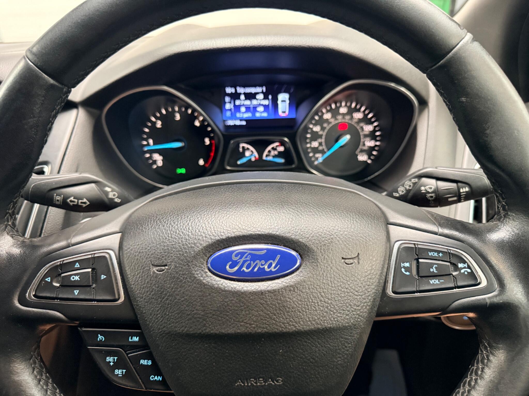 Ford Focus view 20