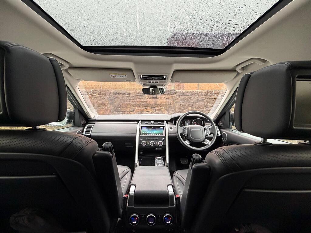Land Rover Discovery view 11