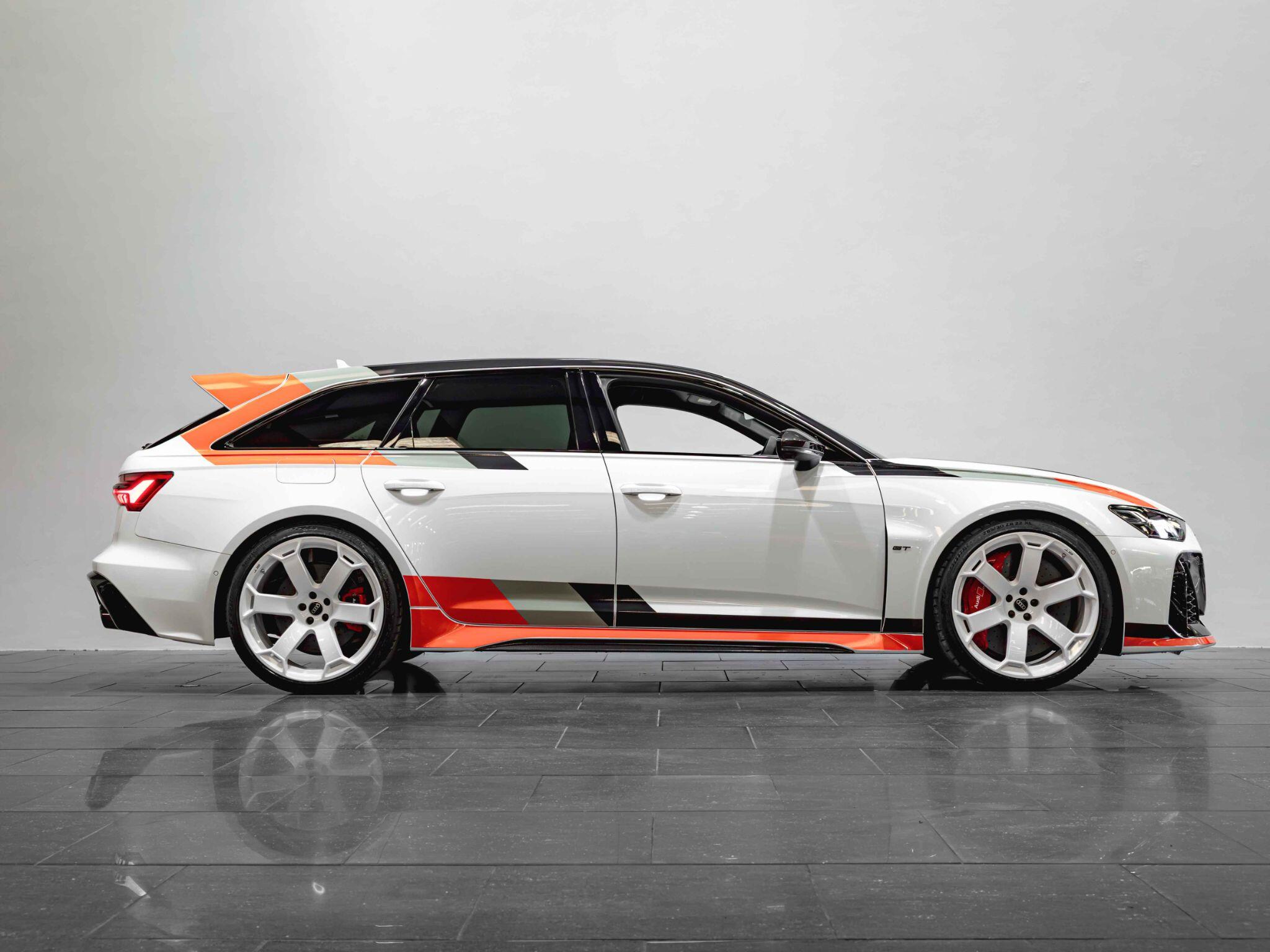 Audi RS6 Avant view 6