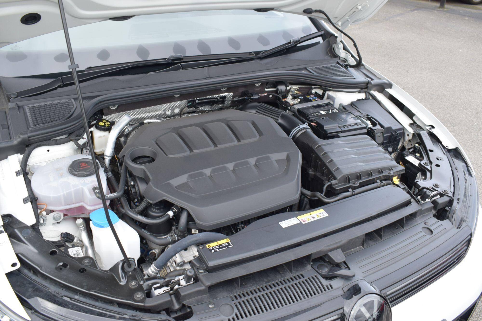Volkswagen Golf view 34