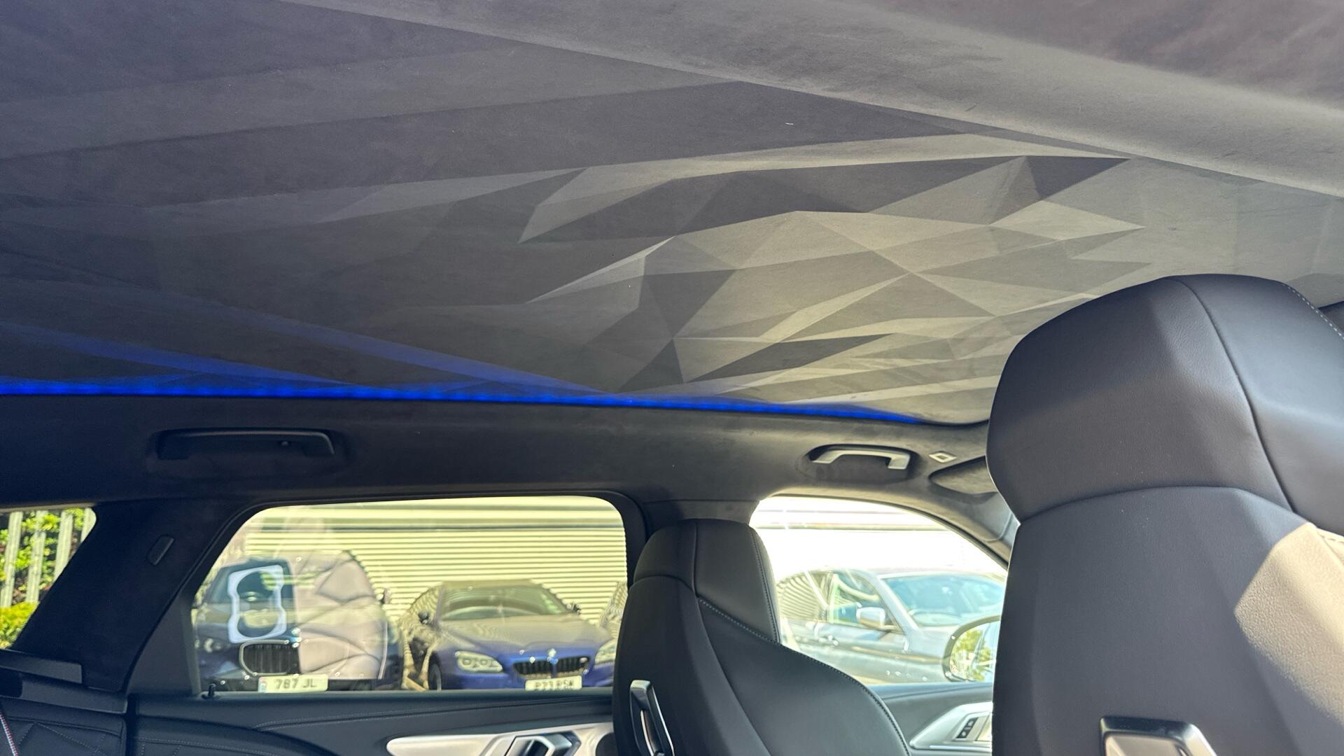 BMW XM view 52