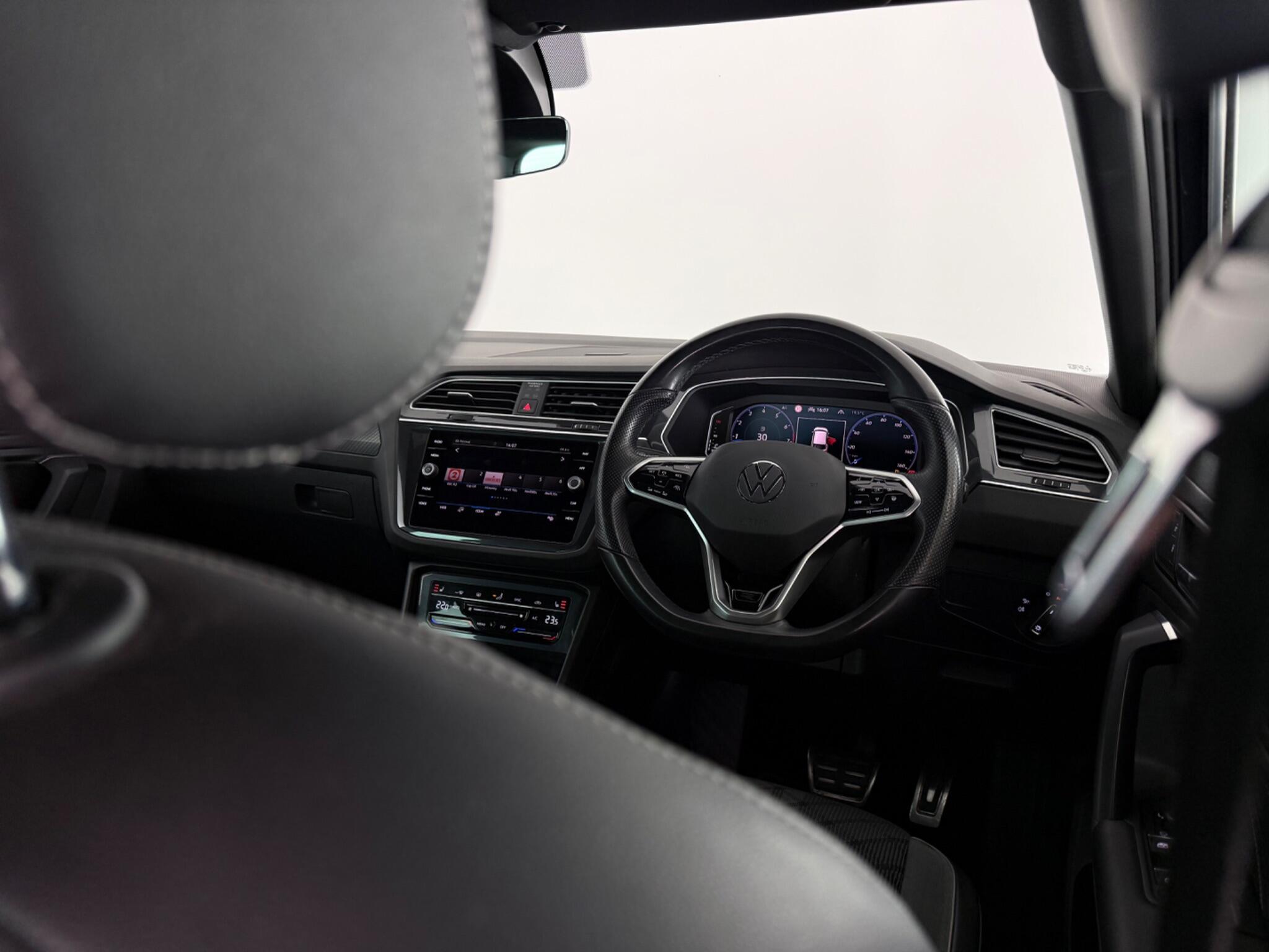 Volkswagen Tiguan view 15