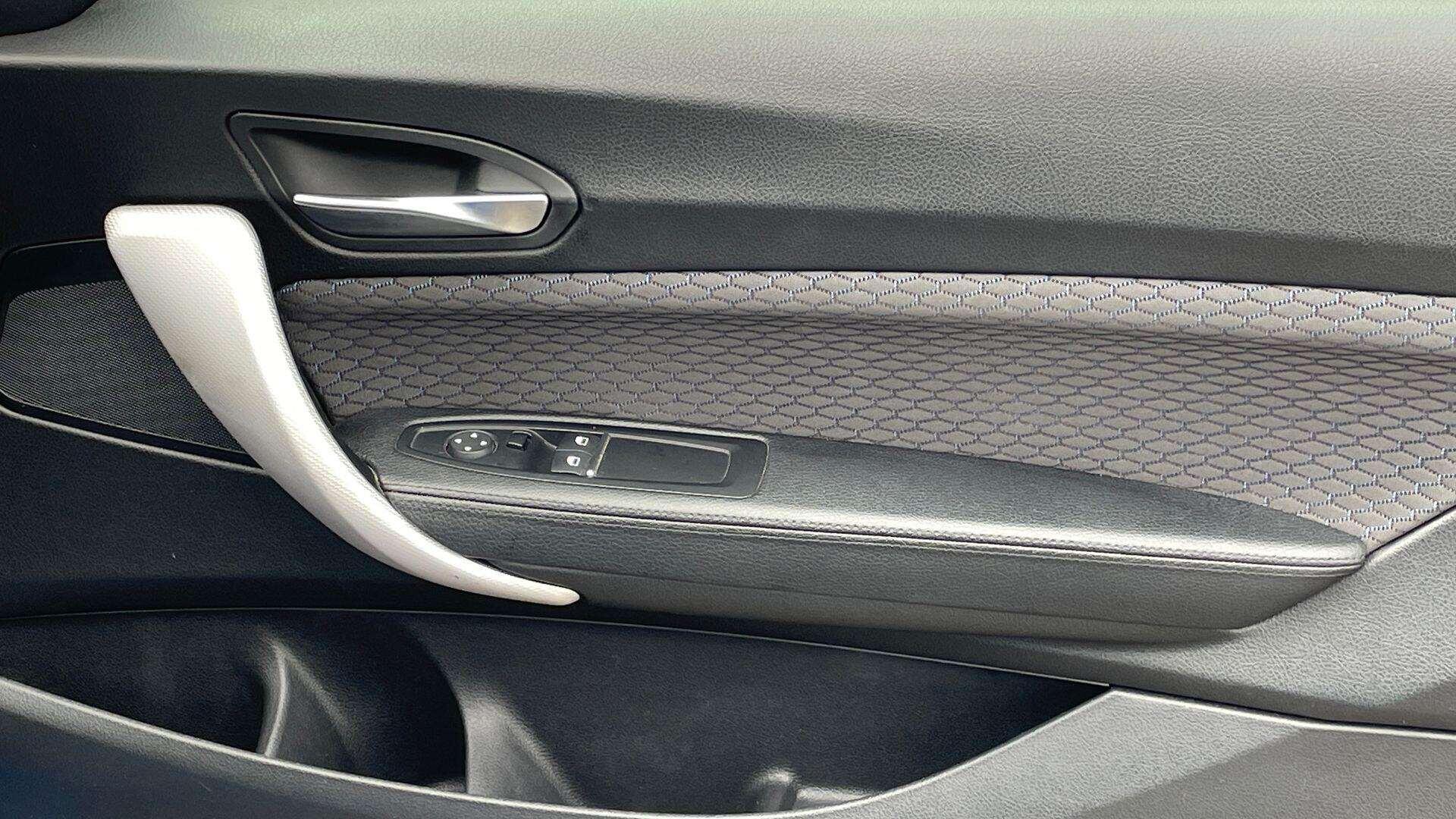 BMW 2 Series view 26