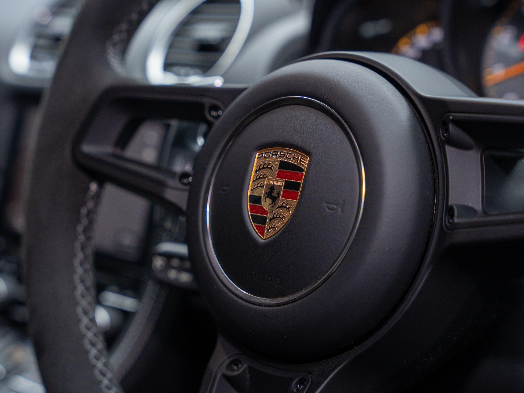 Porsche Cayman view 34