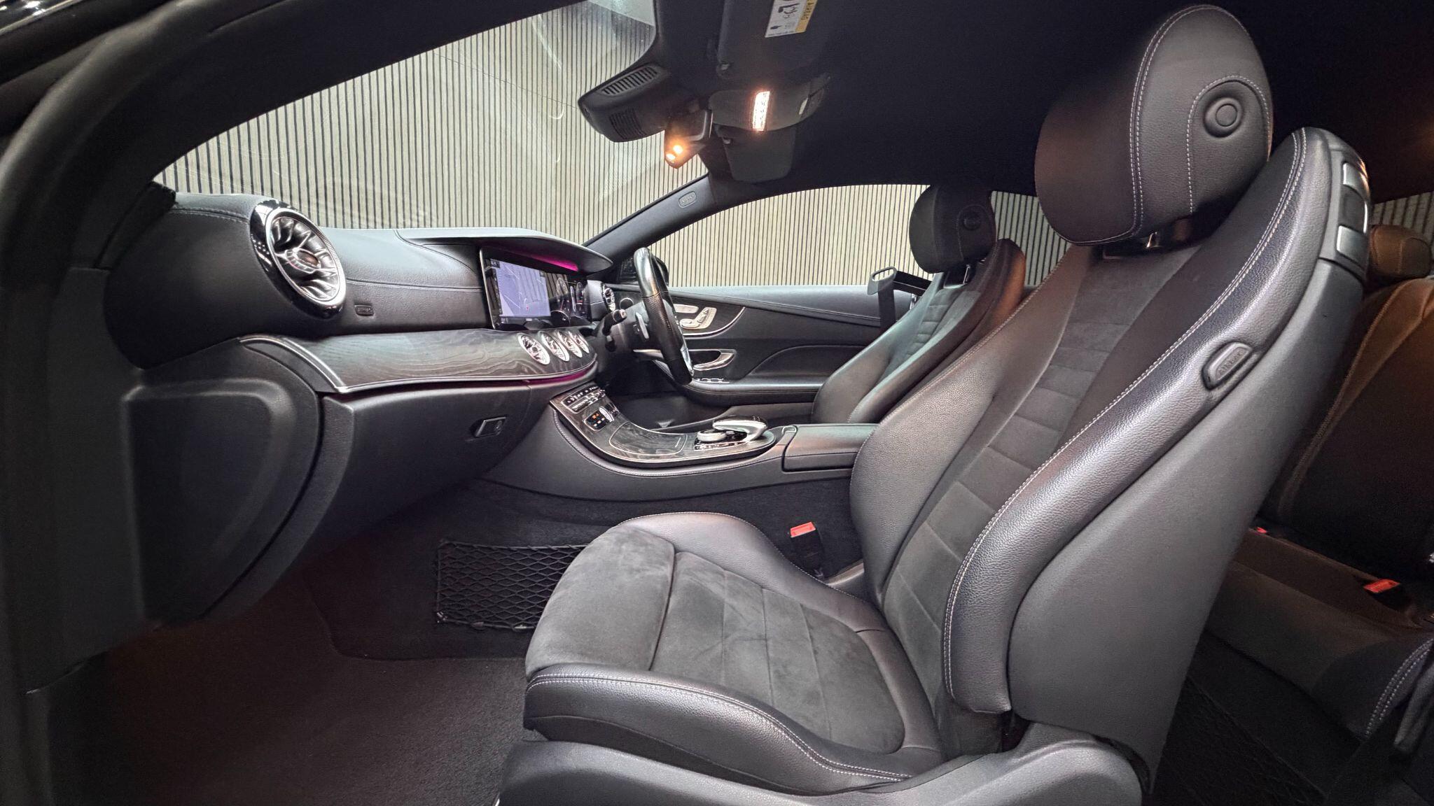 Mercedes-Benz E-Class view 3