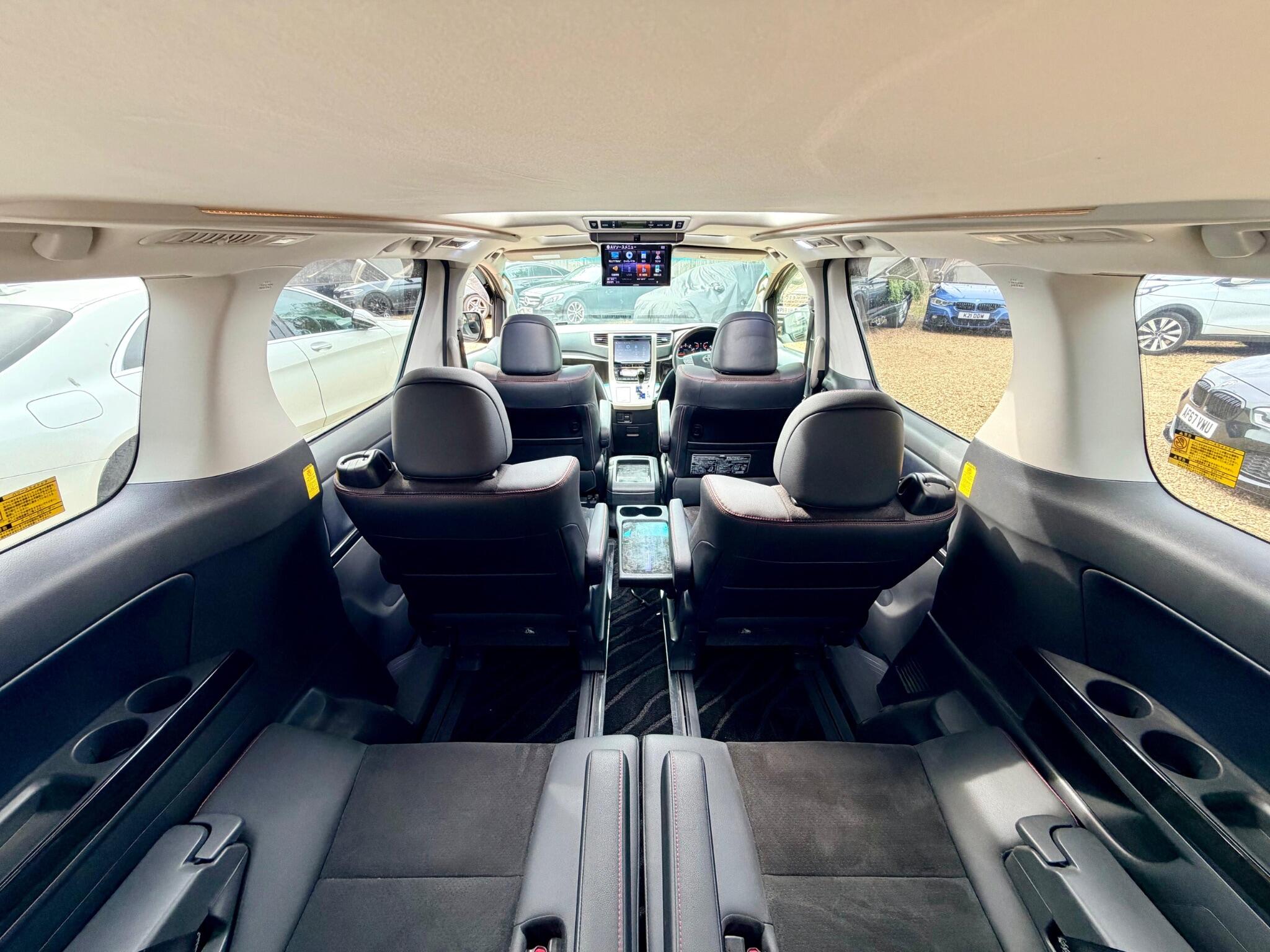 Toyota Vellfire view 15