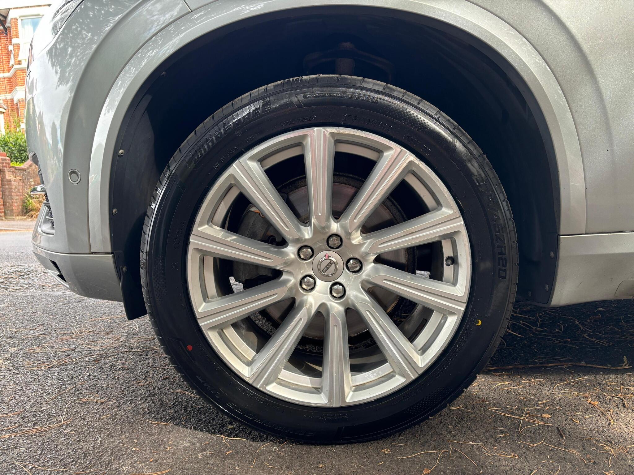 Volvo XC90 view 33