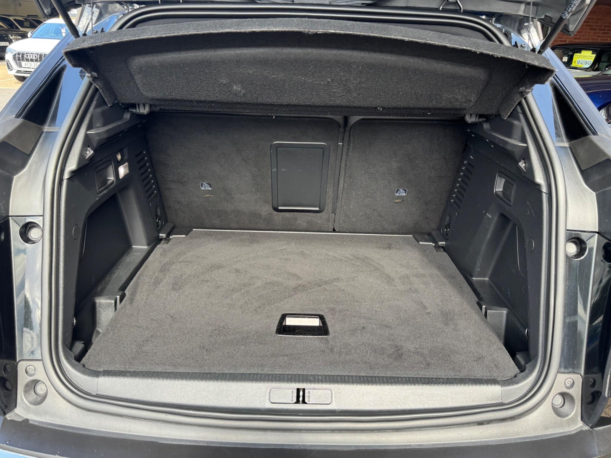 Peugeot 3008 view 12