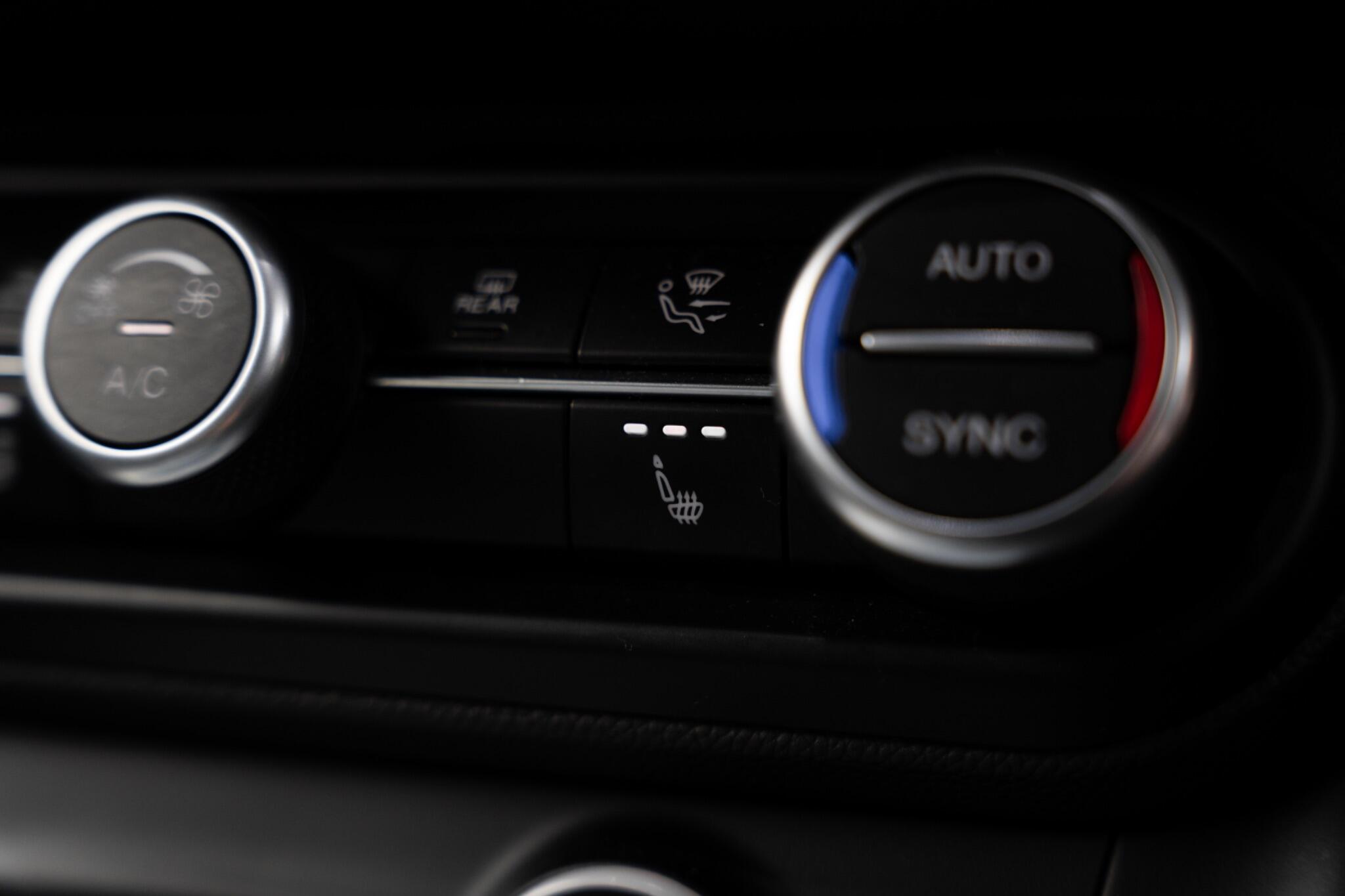 Alfa Romeo Stelvio view 12