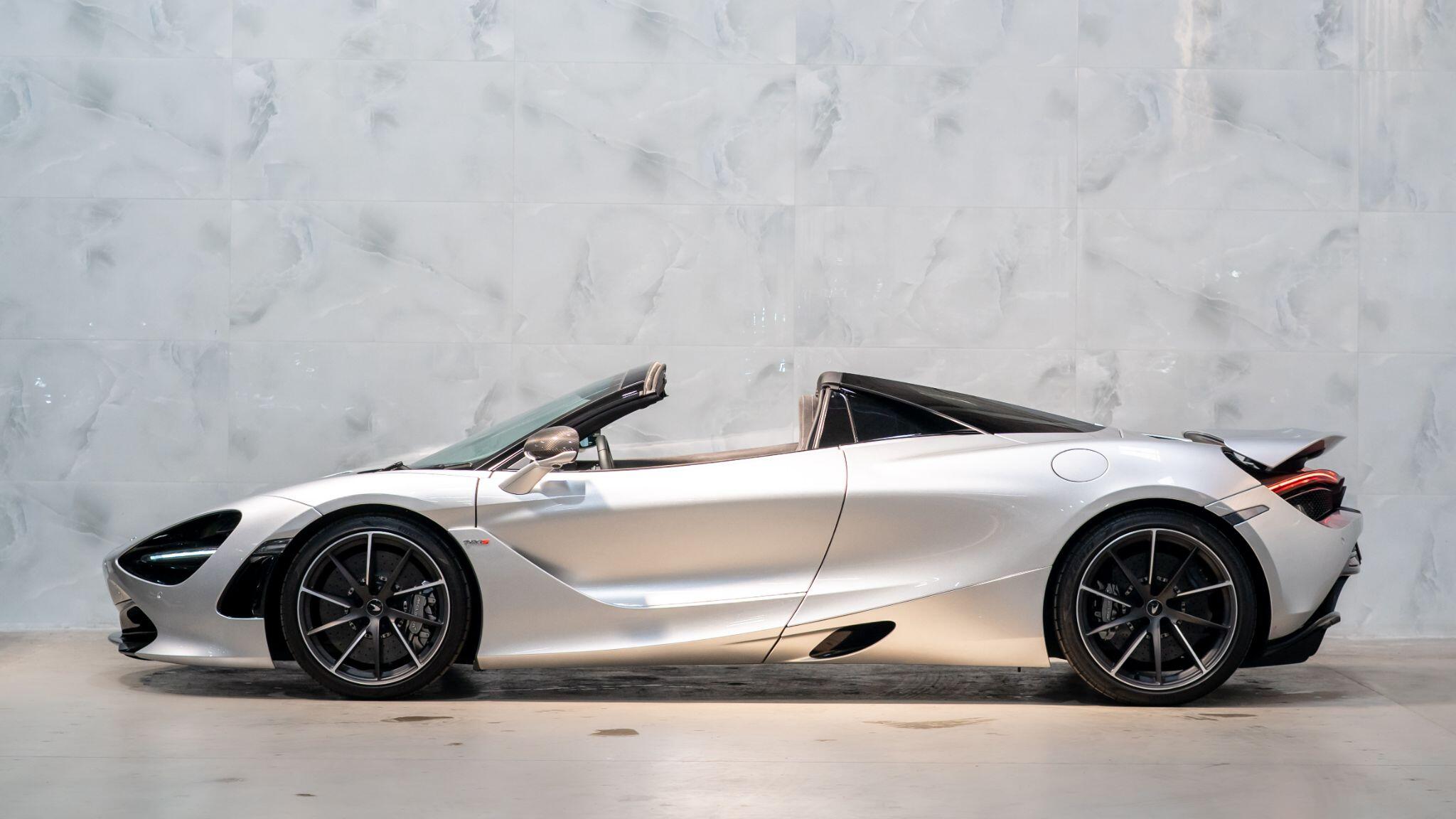 Mclaren 720s view 12