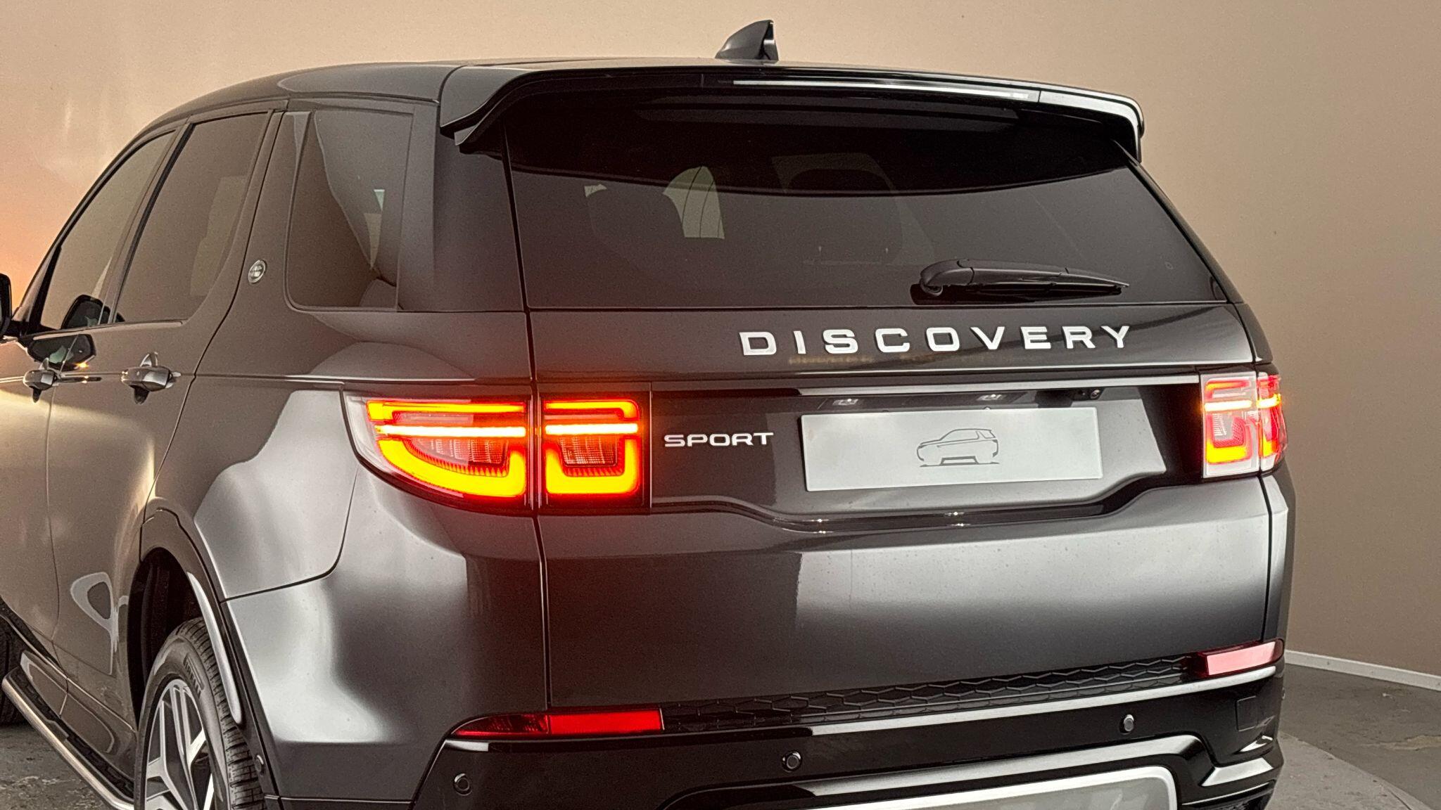 Land Rover Discovery Sport view 25