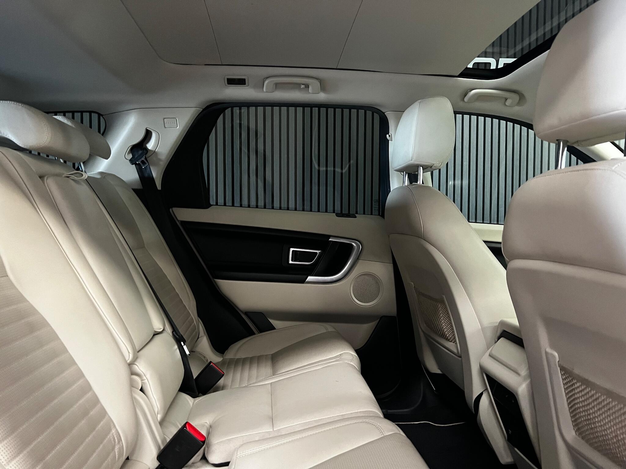 Land Rover Discovery Sport view 13