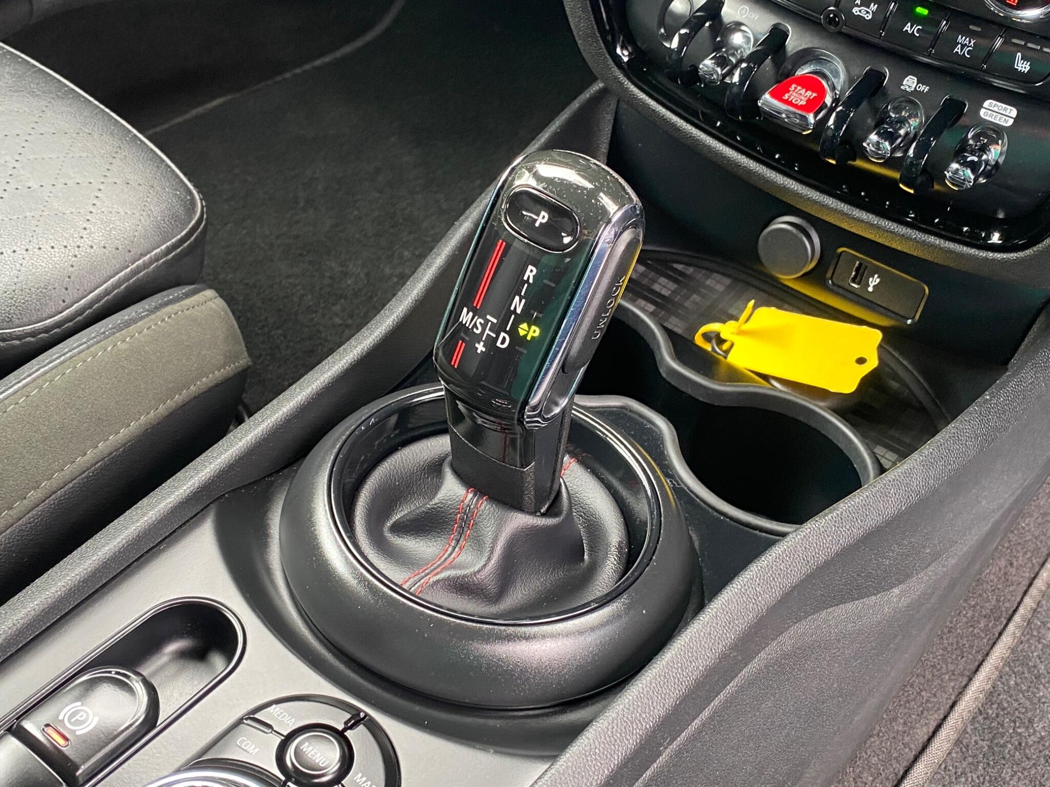 Mini Clubman view 25