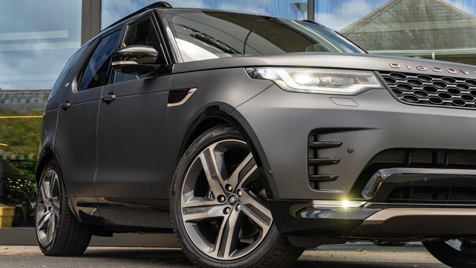 Land Rover Discovery view 22