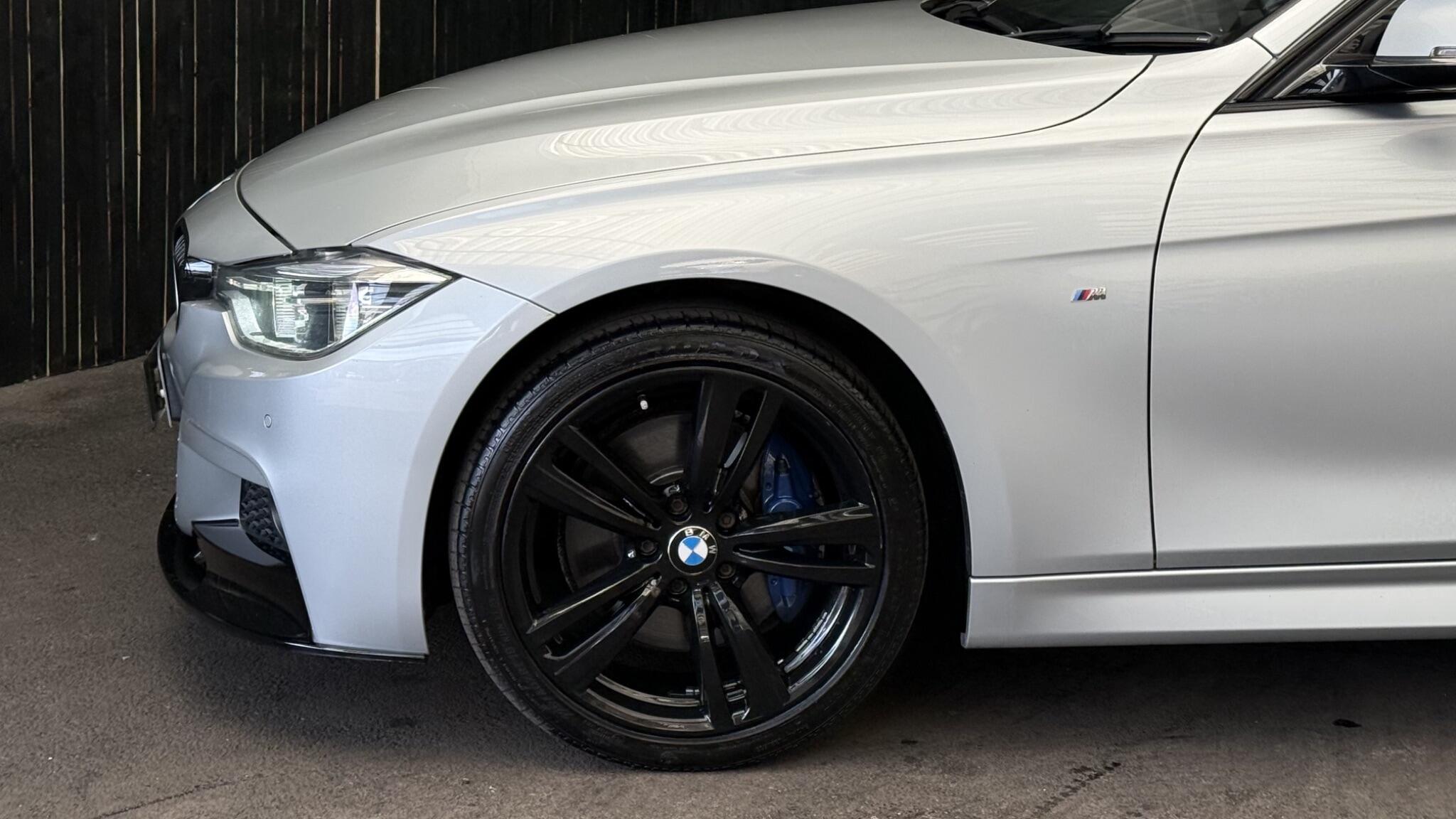 BMW 3 Series view 11