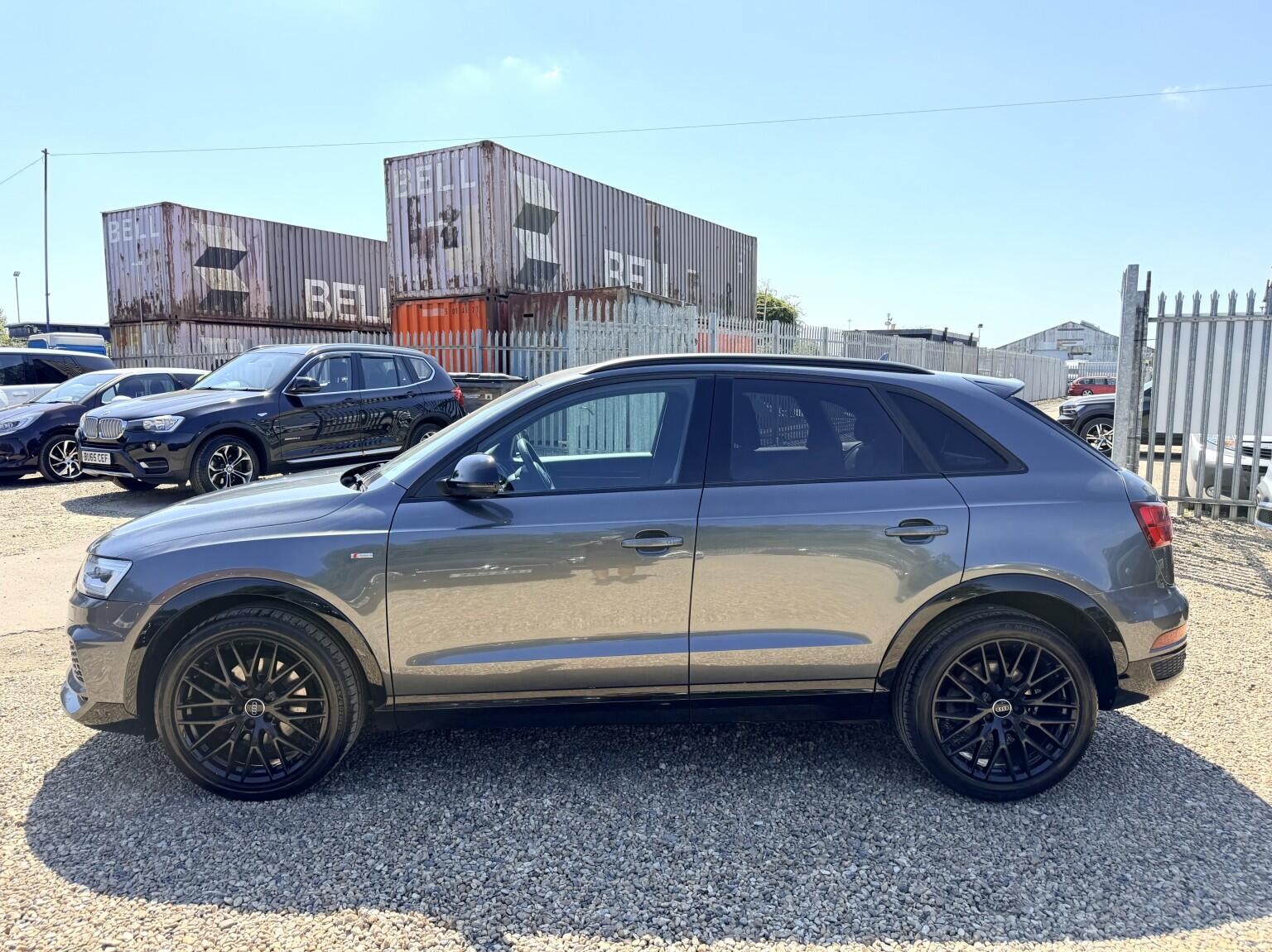 Audi Q3 view 8