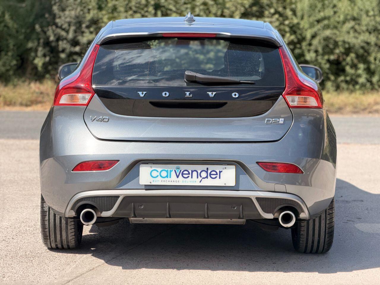 Volvo V40 view 11