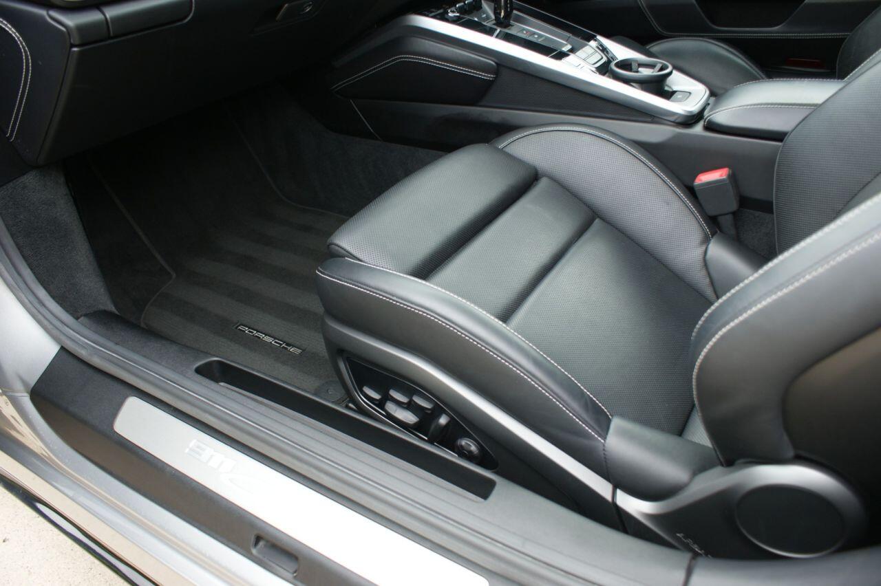 Porsche 911 view 51