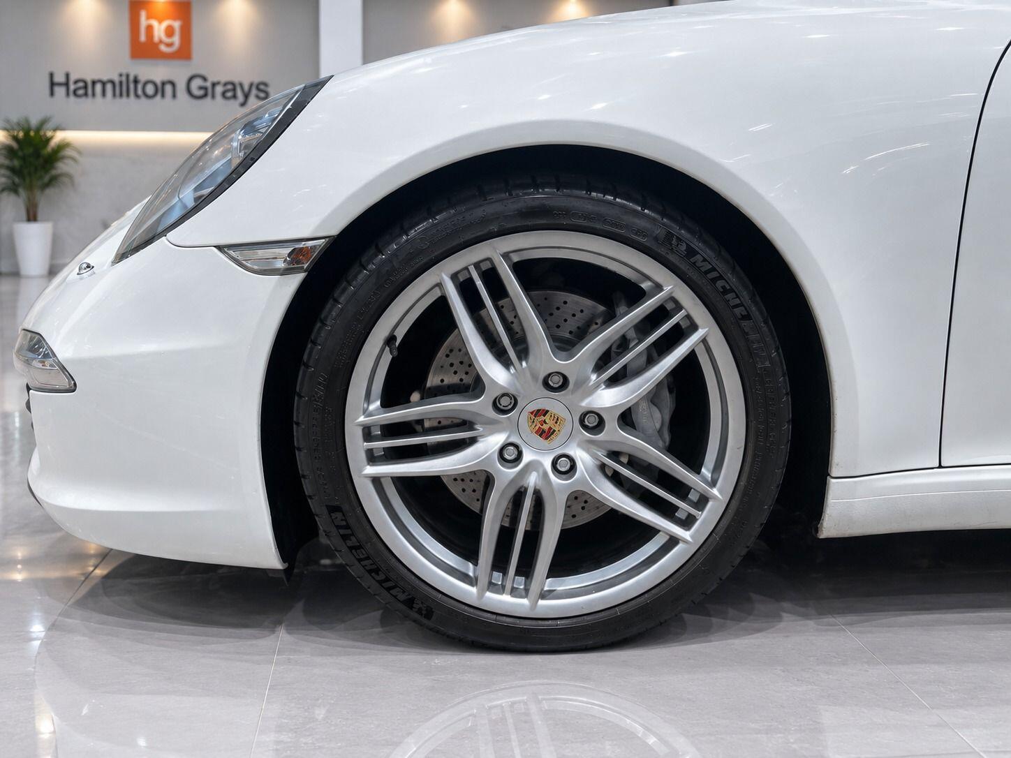 Porsche 911 view 23
