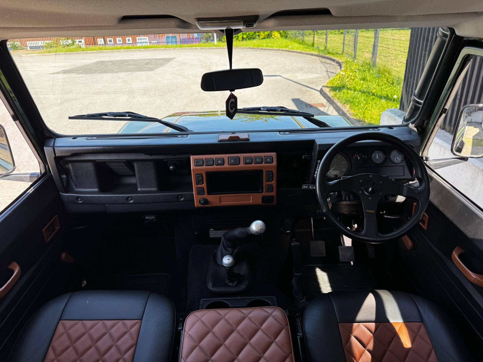 Land Rover Defender view 26