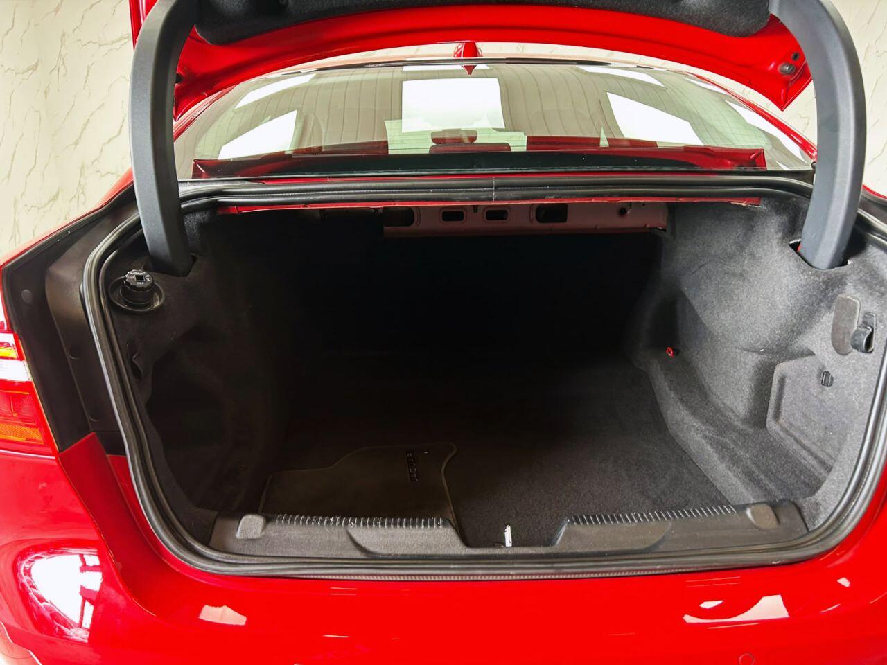 Jaguar Xe view 22