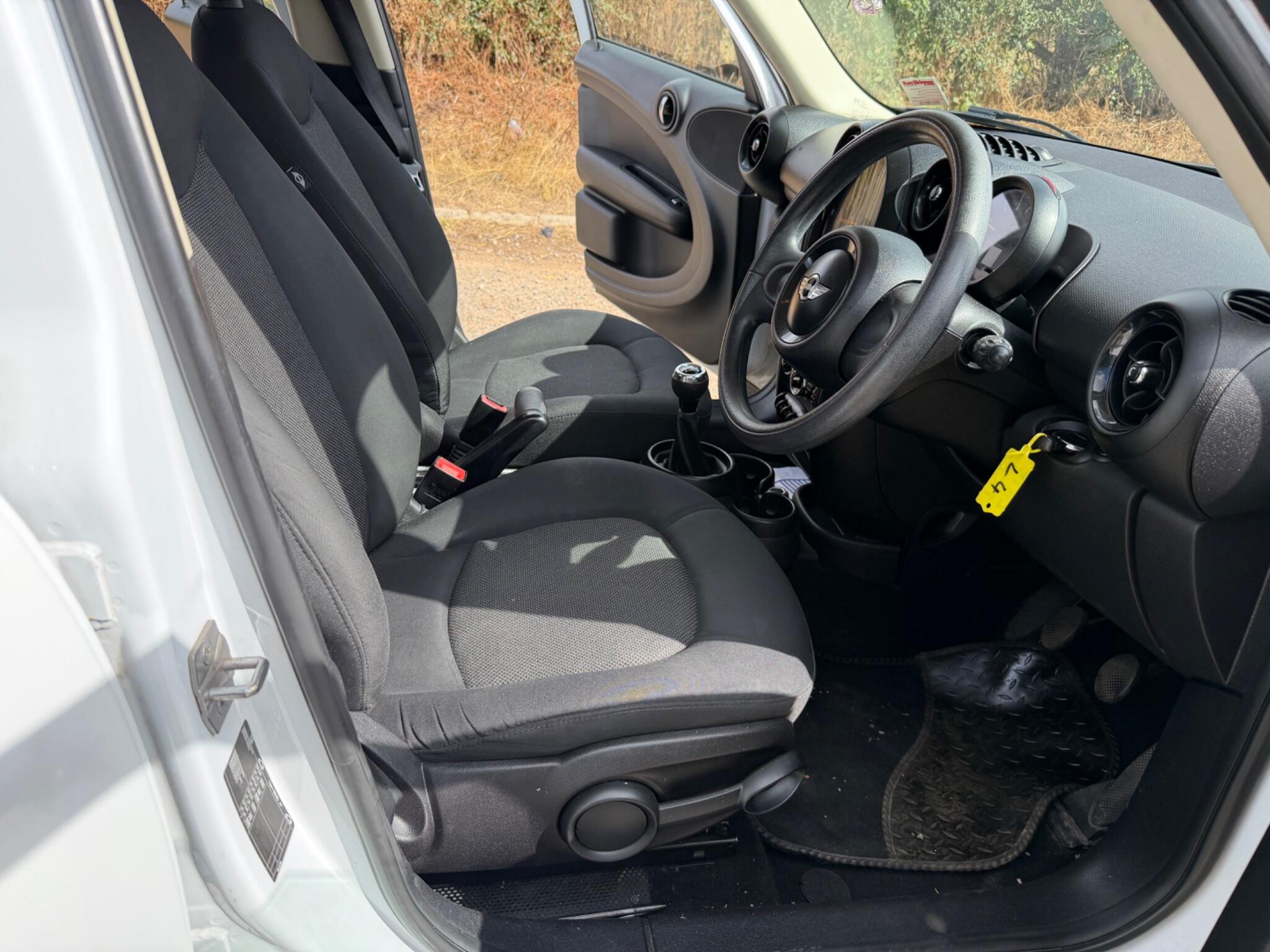 Mini Countryman view 25
