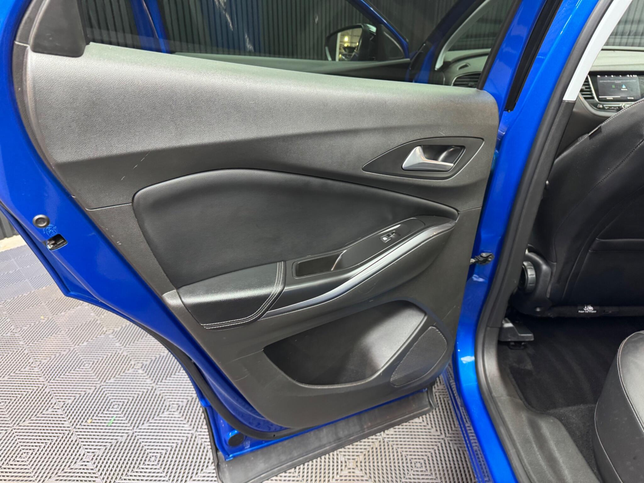 Vauxhall Grandland X view 32