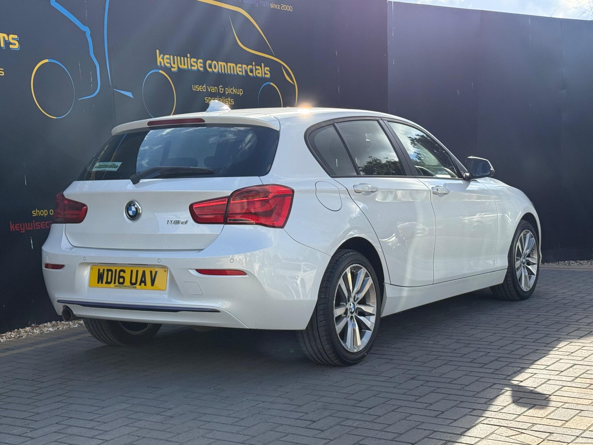 BMW 1 Series view 6