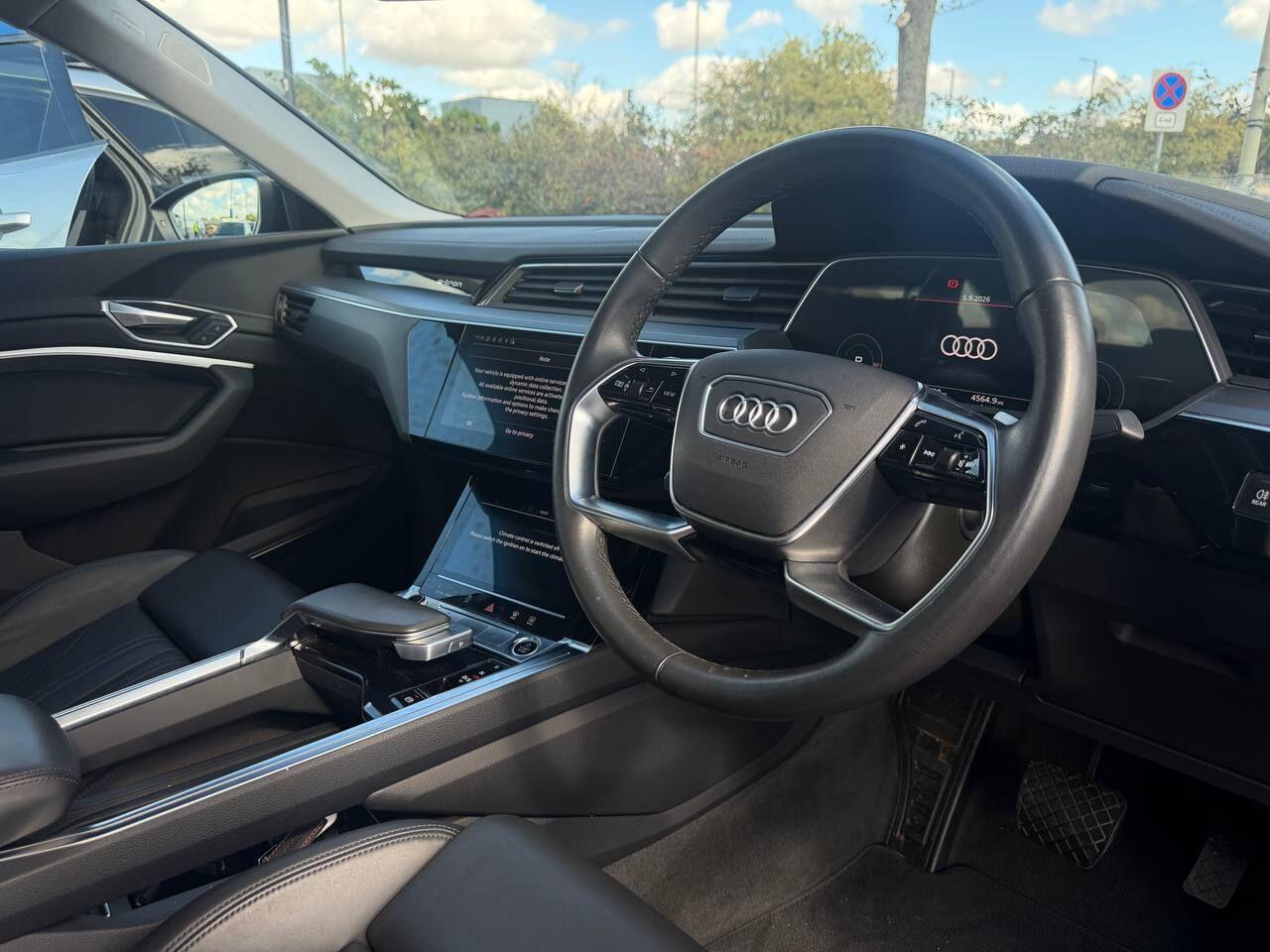 Audi E-Tron view 10