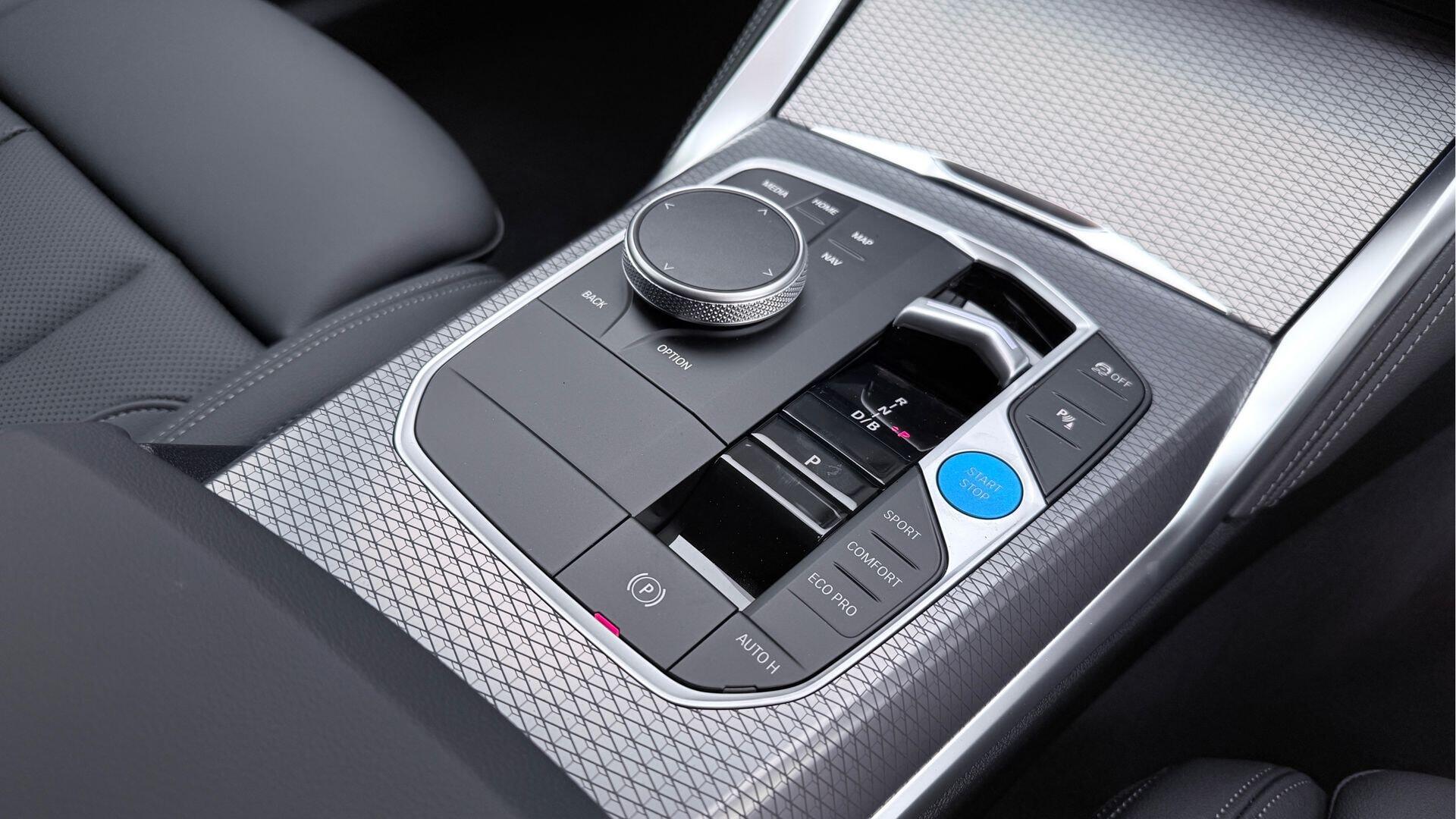 BMW i4 view 10
