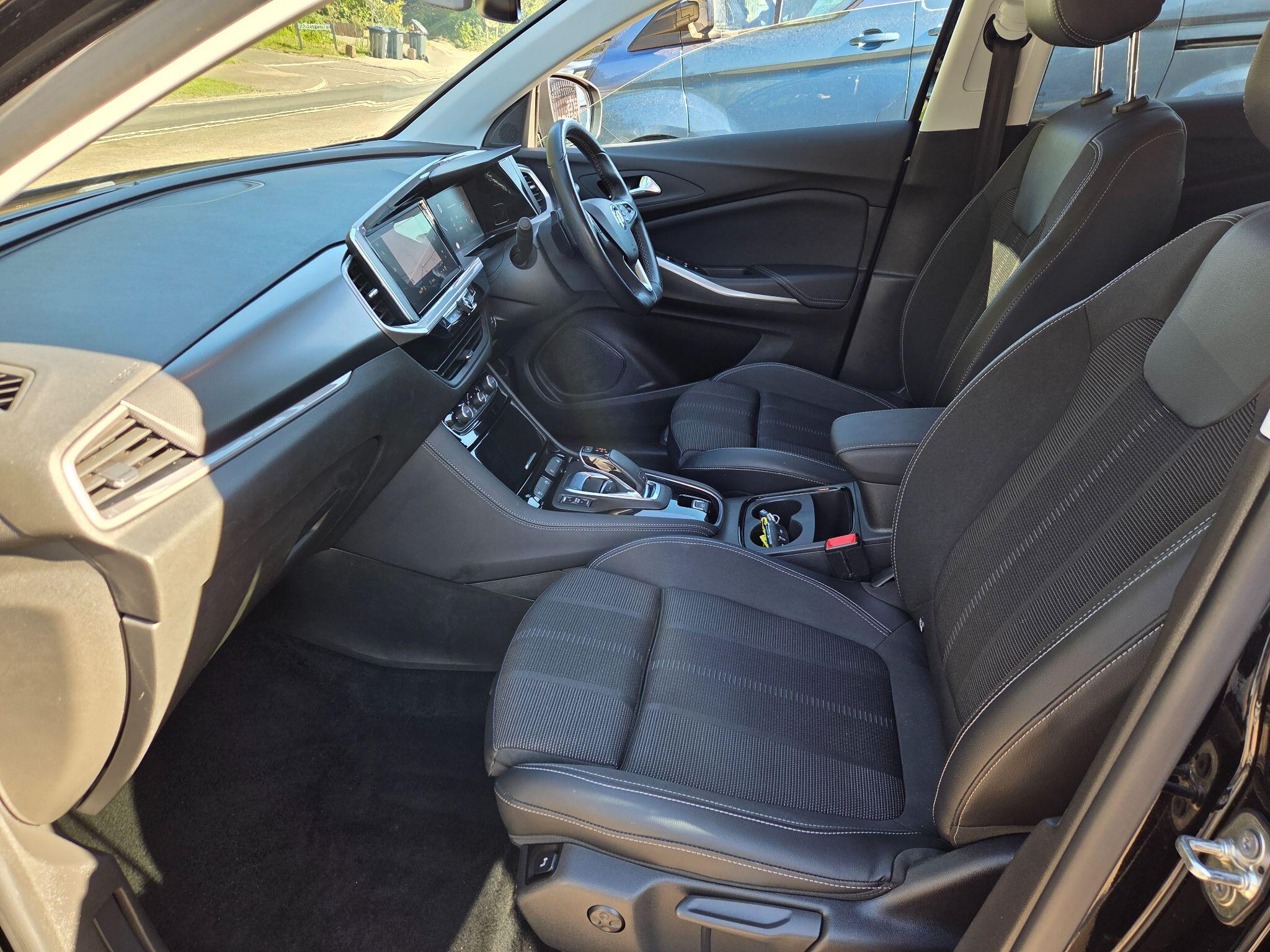 Vauxhall Grandland view 35