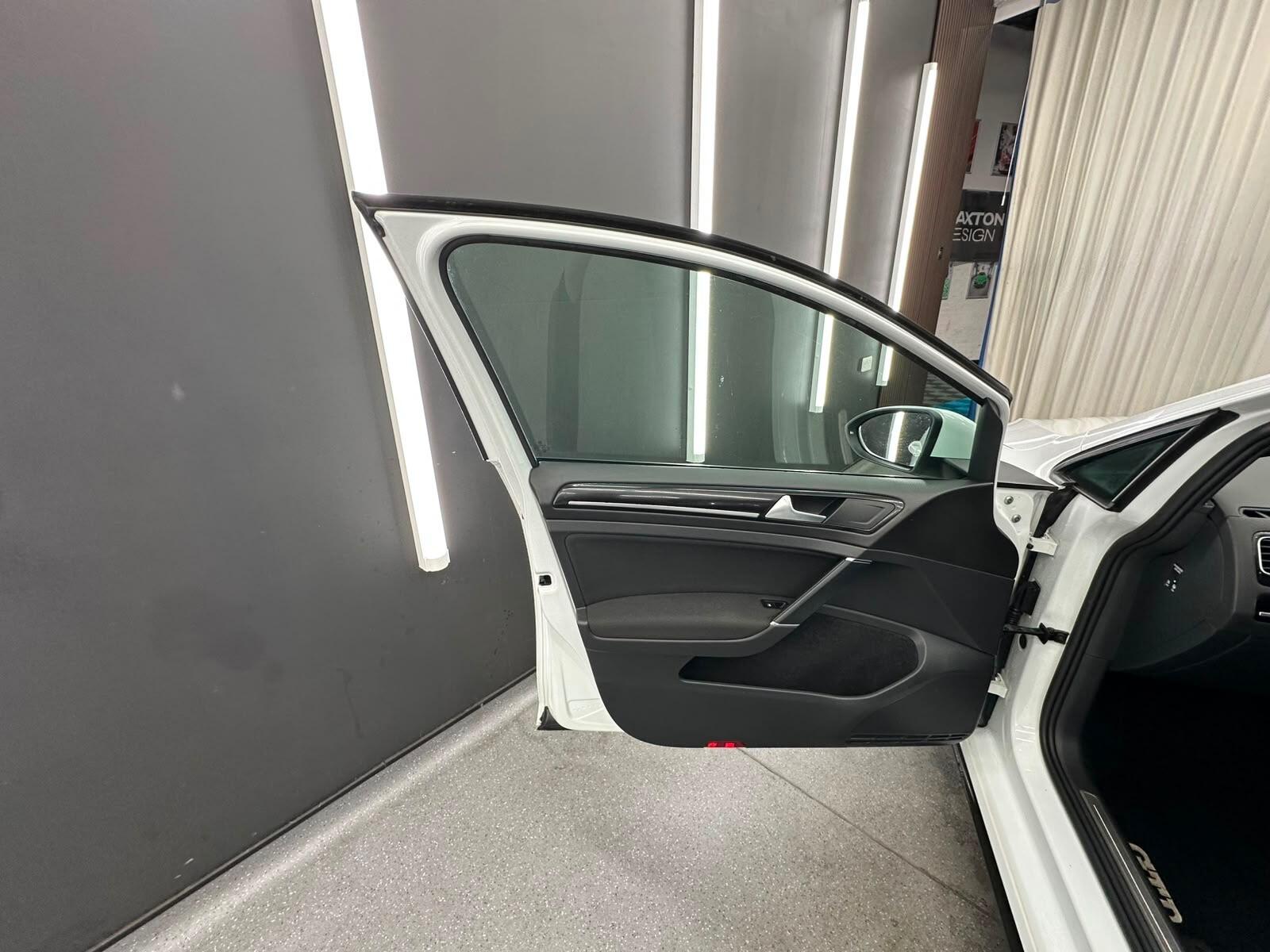 Volkswagen Golf view 13