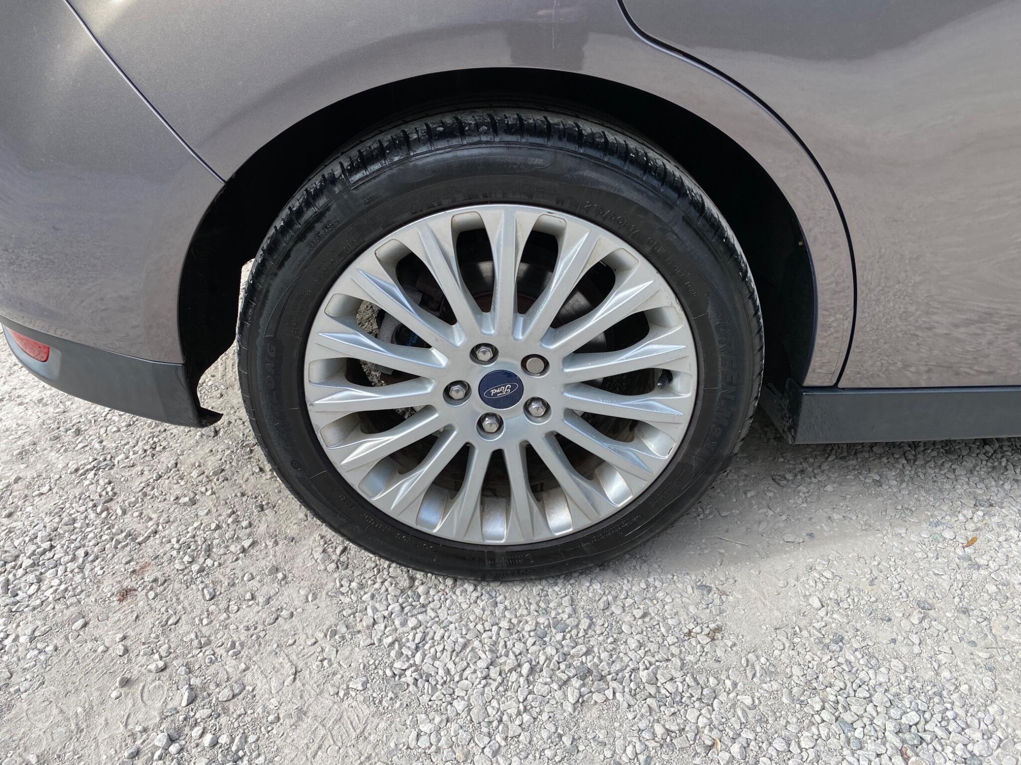 Ford Grand C-Max view 34