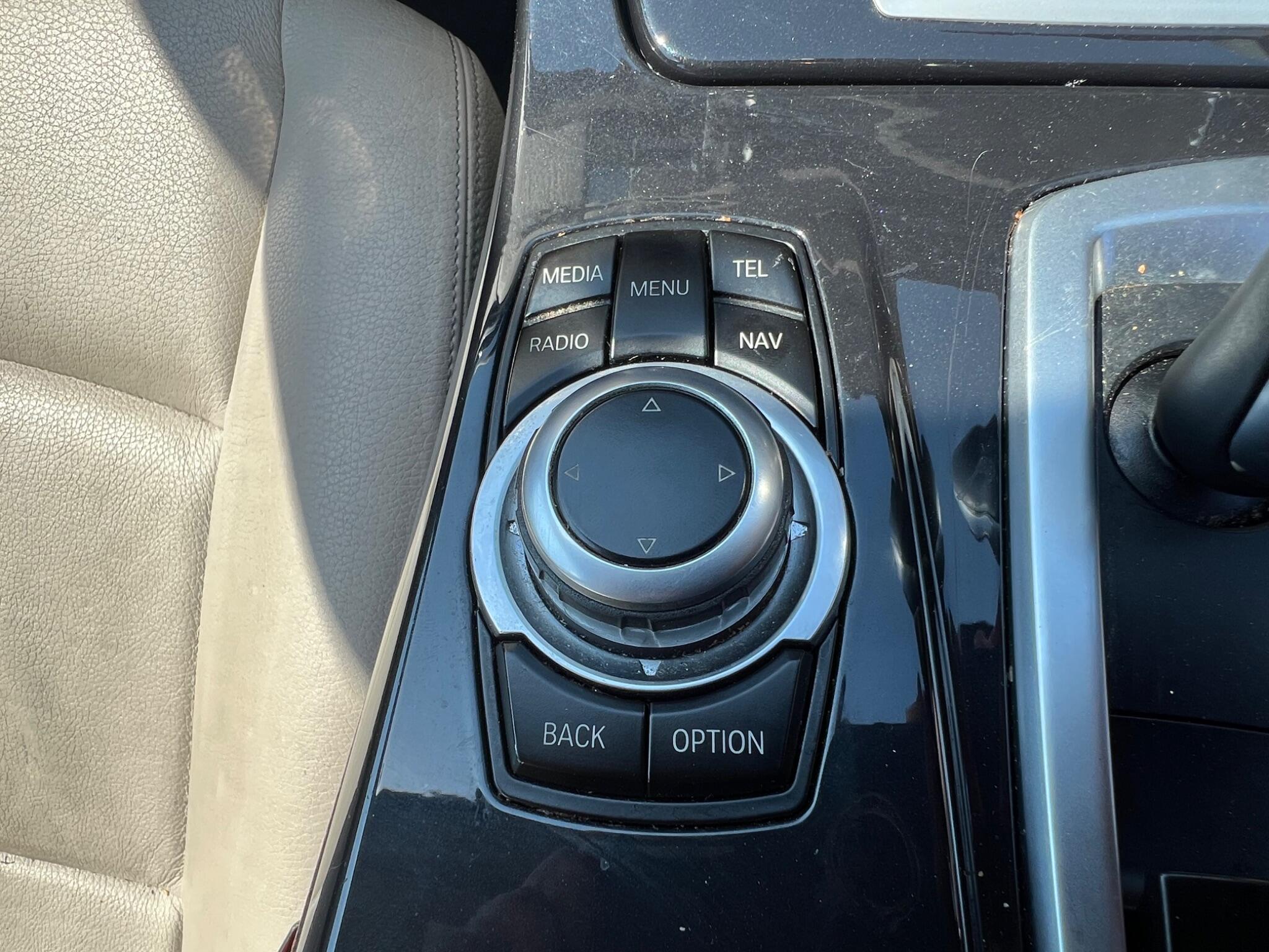 BMW 5 Series view 30