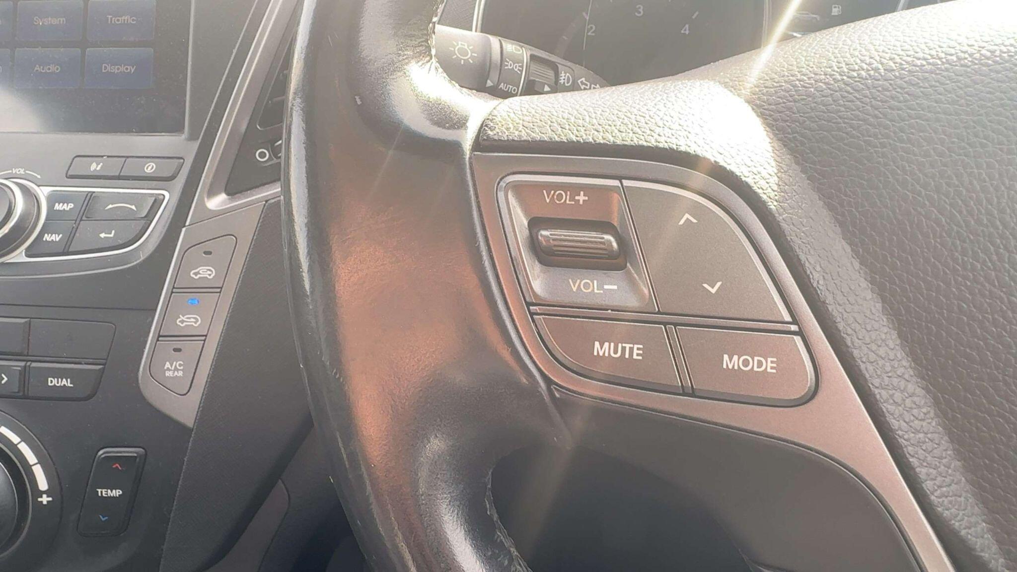 Hyundai Santa FE view 9
