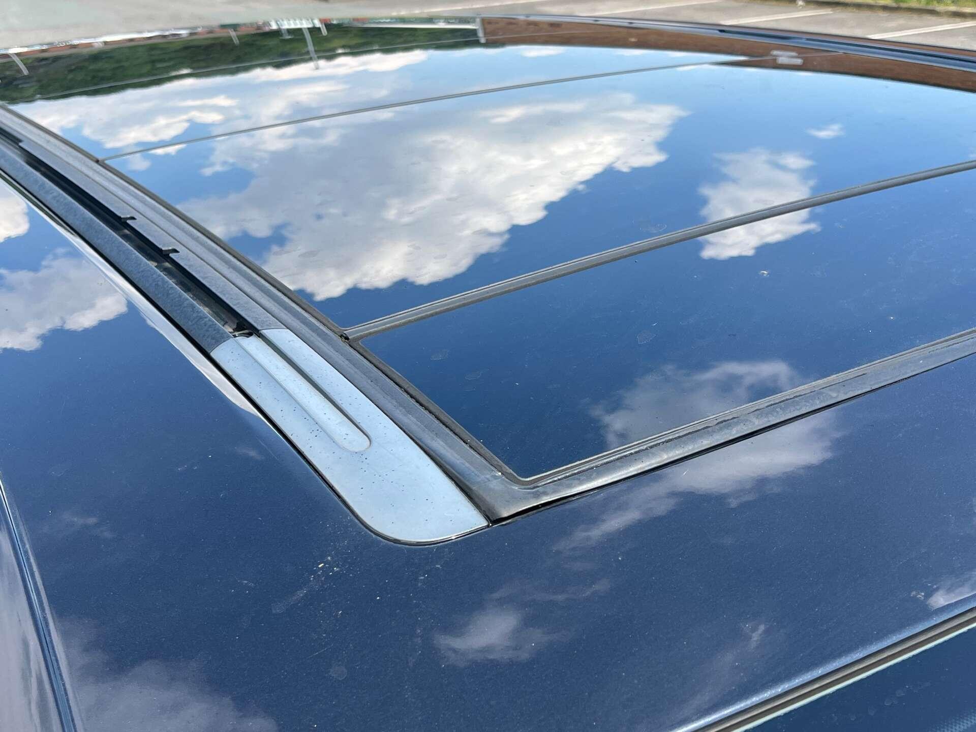 Porsche Cayenne view 31