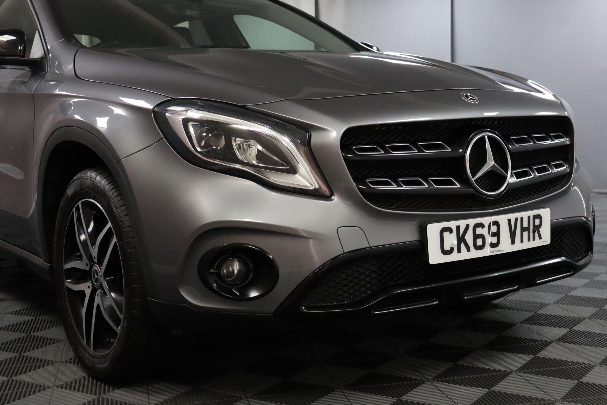 Mercedes-Benz Gla view 24