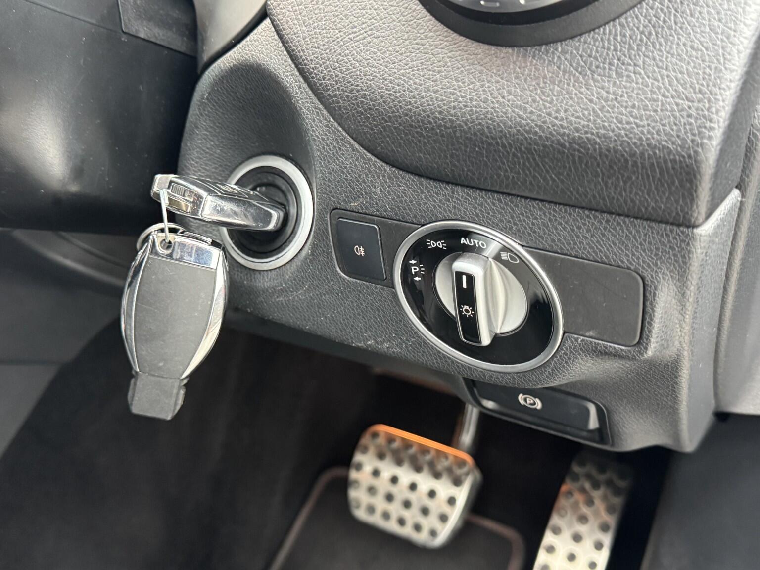 Mercedes-Benz GLA view 37
