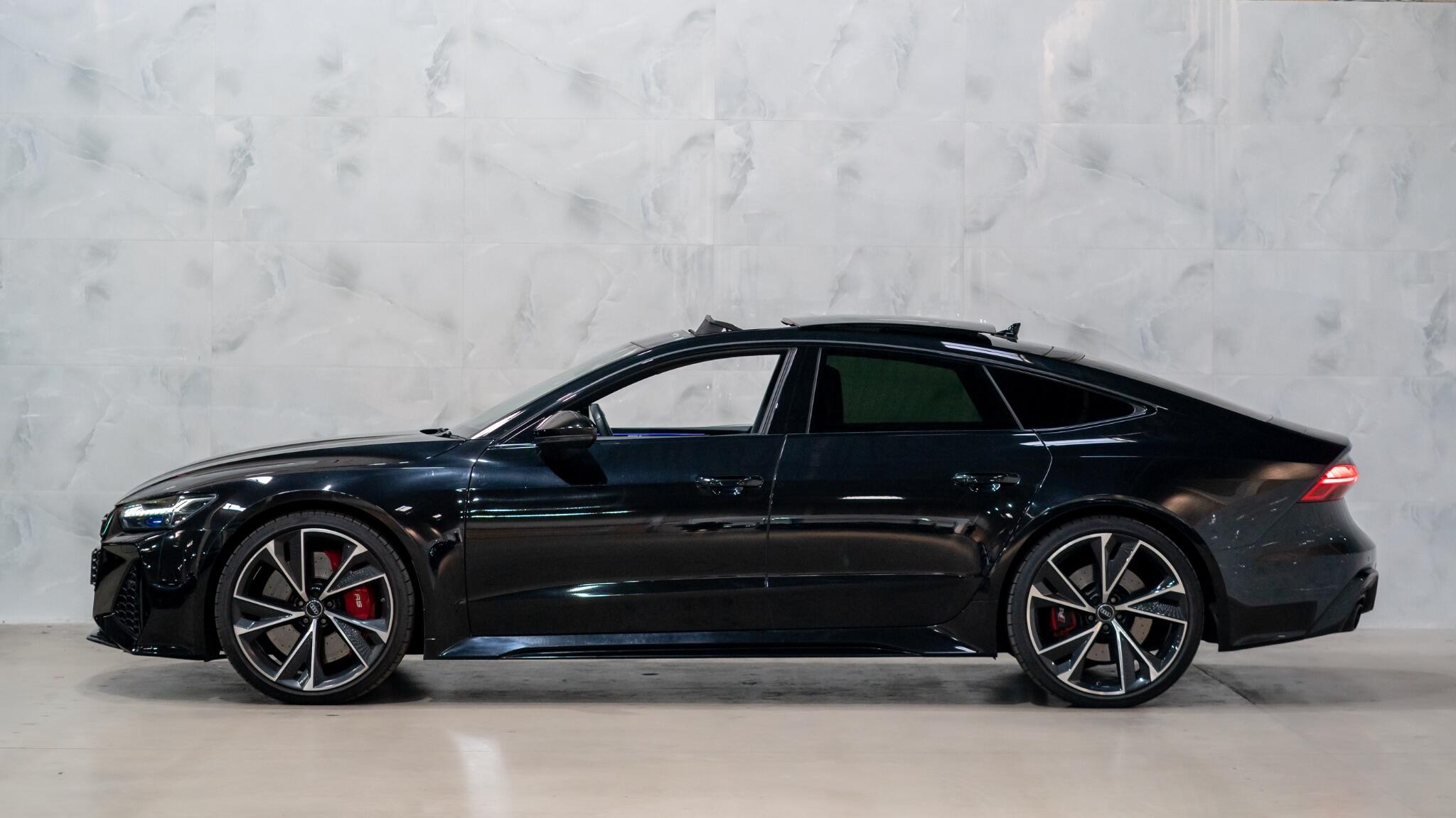 Audi RS7 view 4