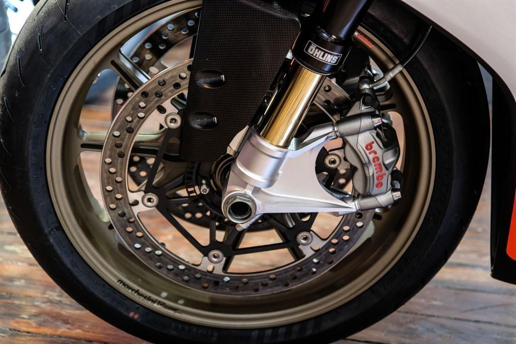 Ducati 1199 Superleggera view 14