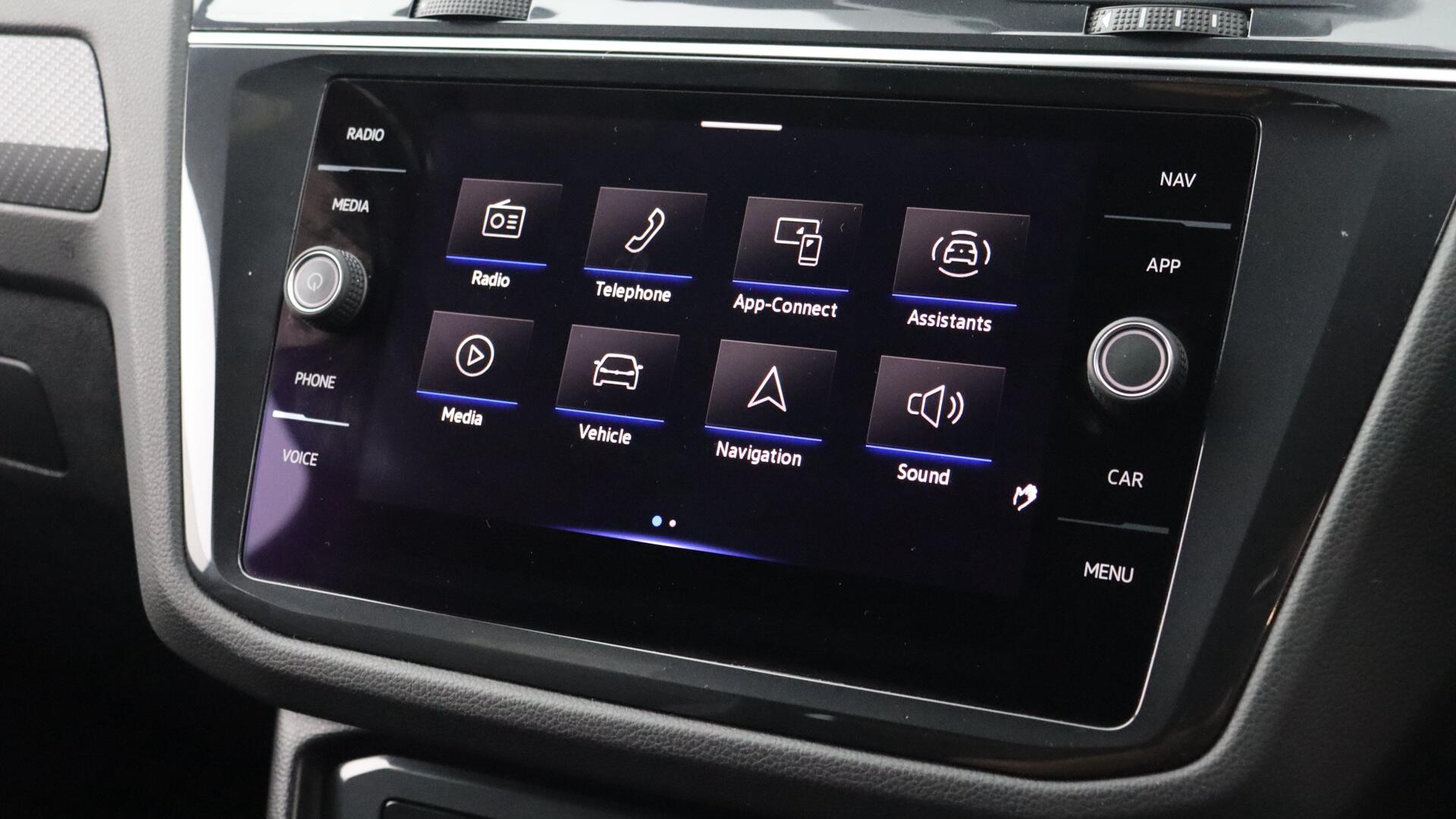 Volkswagen Tiguan view 12