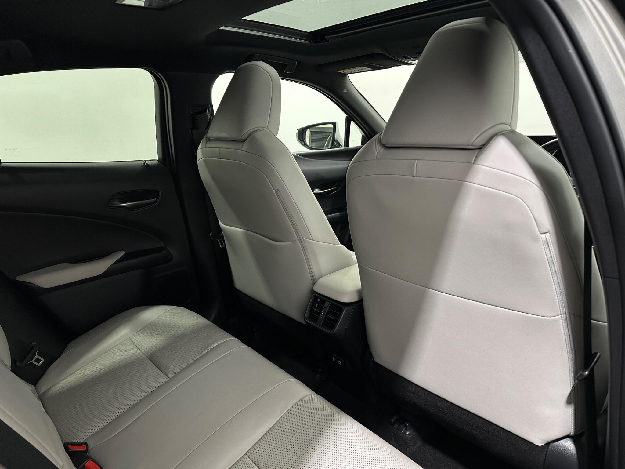 Lexus UX view 41