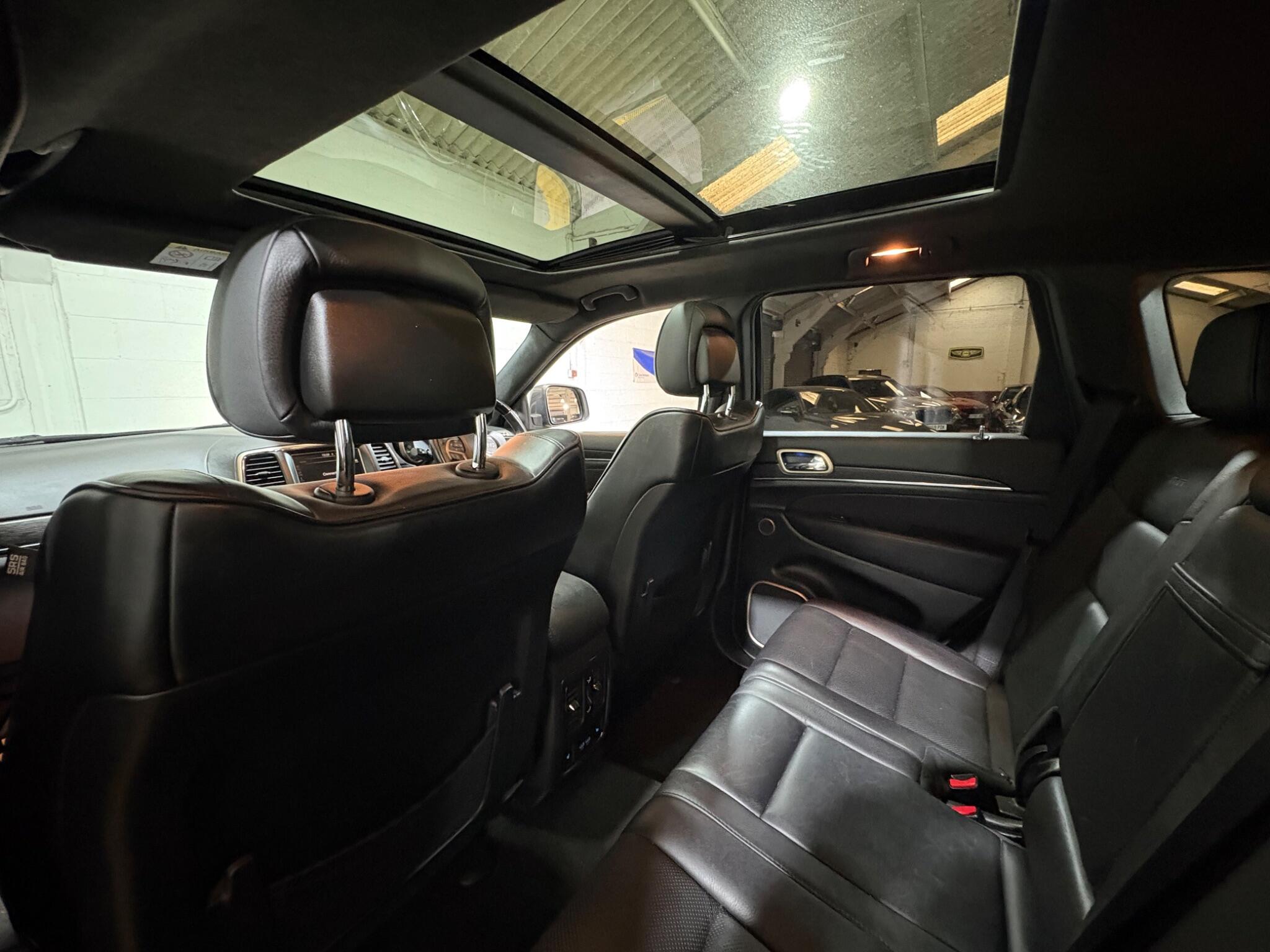 Jeep Grand Cherokee view 57