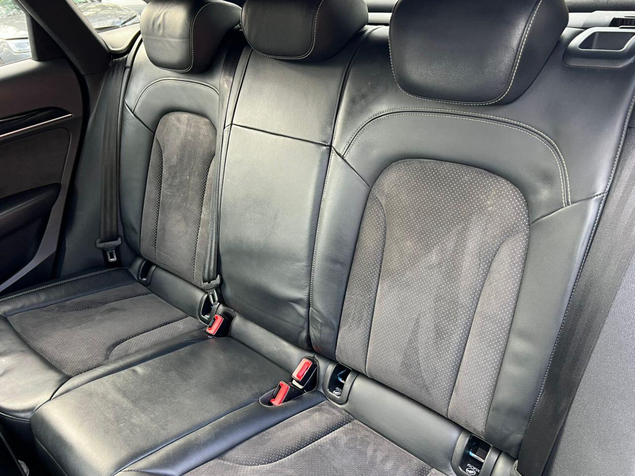 Audi Q3 view 21