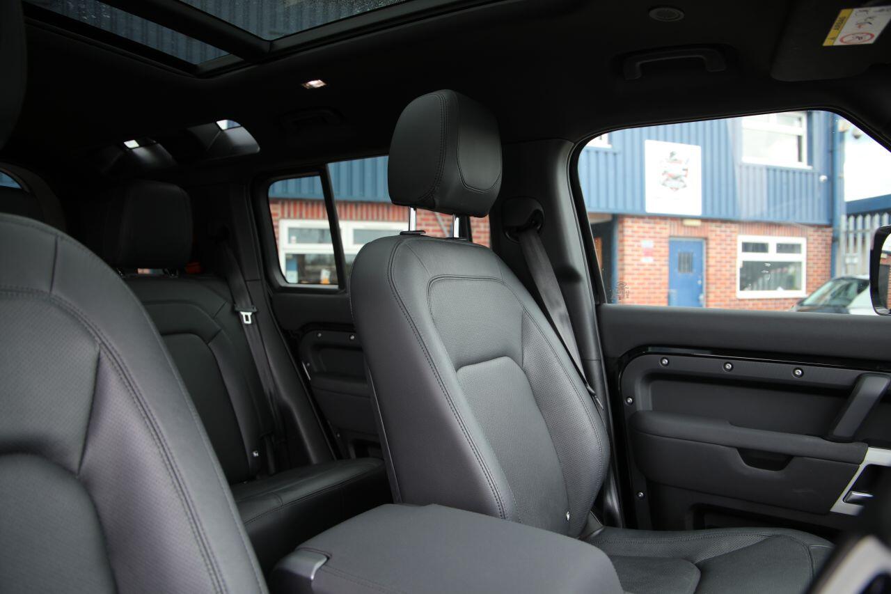 Land Rover Defender view 37