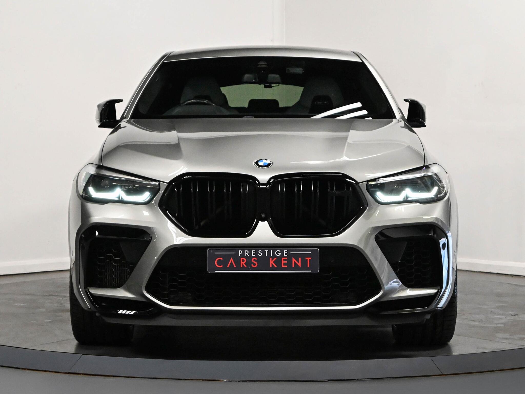 BMW X6 M view 14