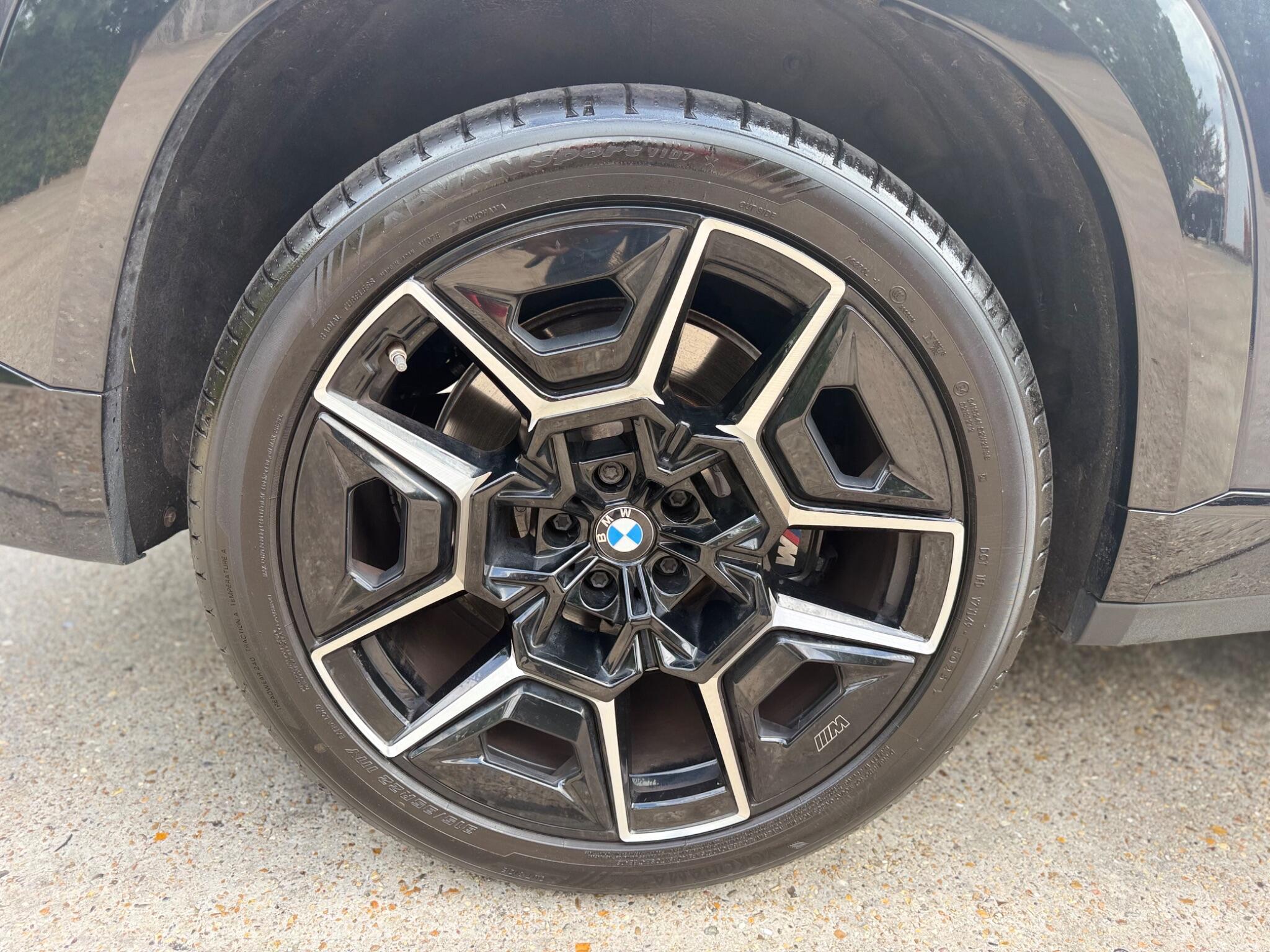 BMW XM view 37