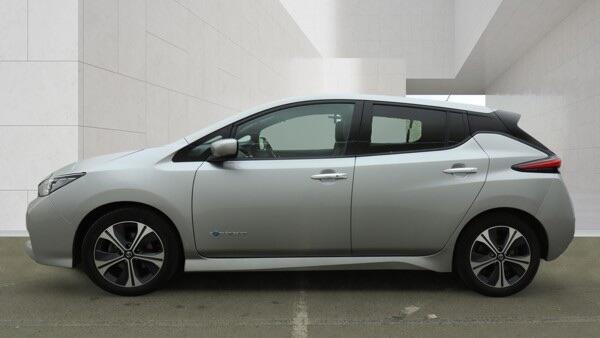 Nissan Leaf view 9