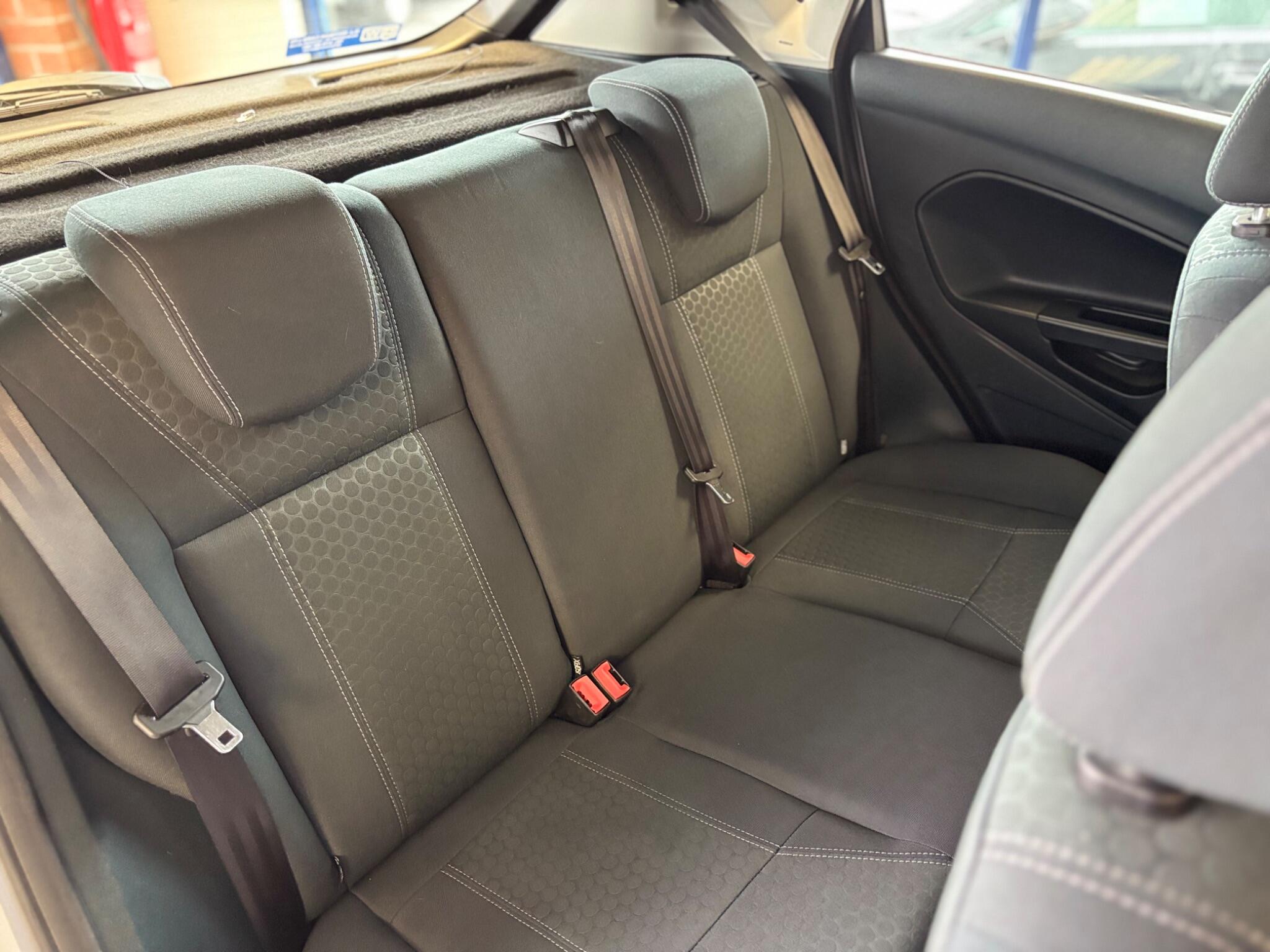 Ford Fiesta view 13
