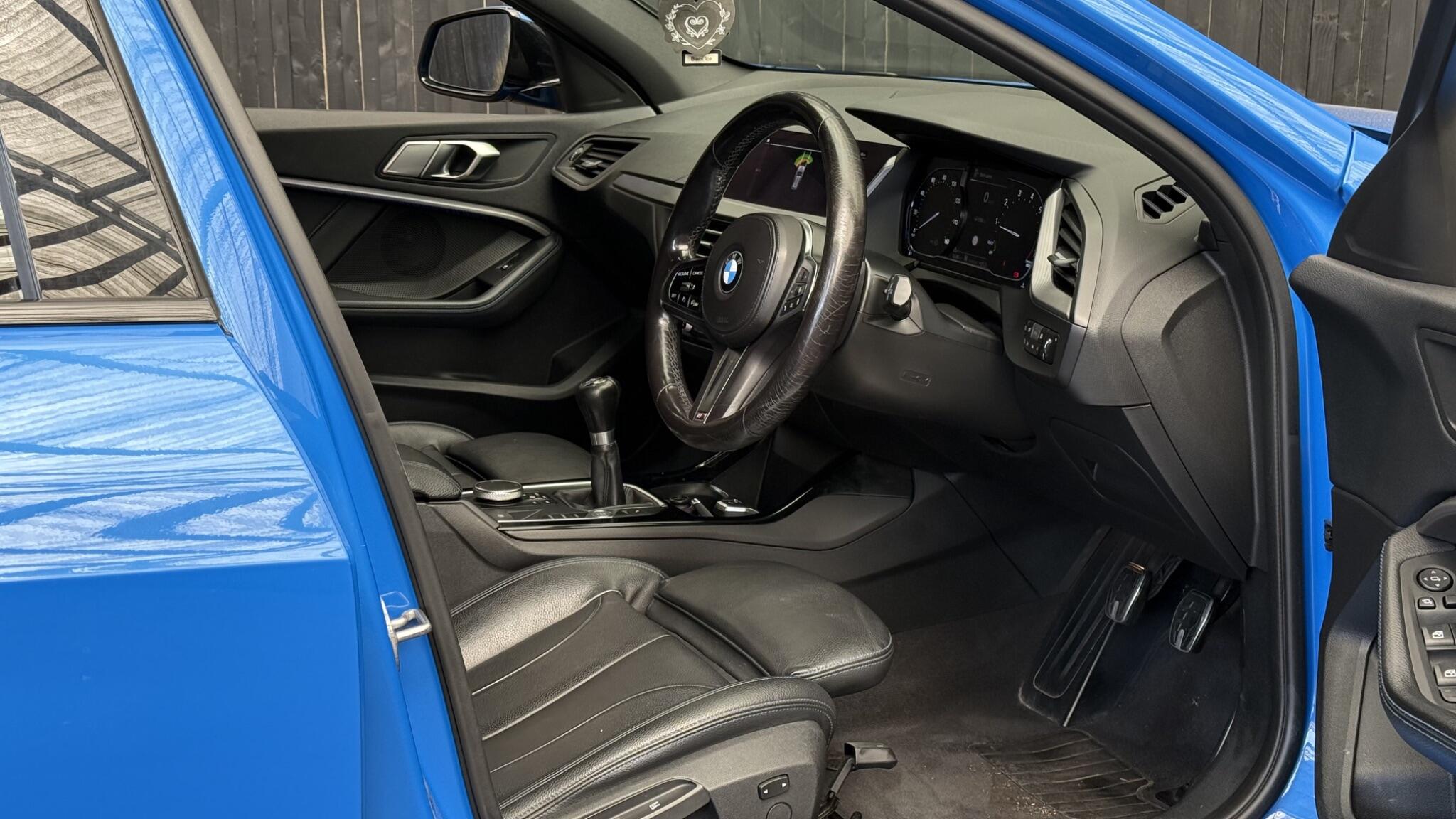 BMW 1 Series view 15
